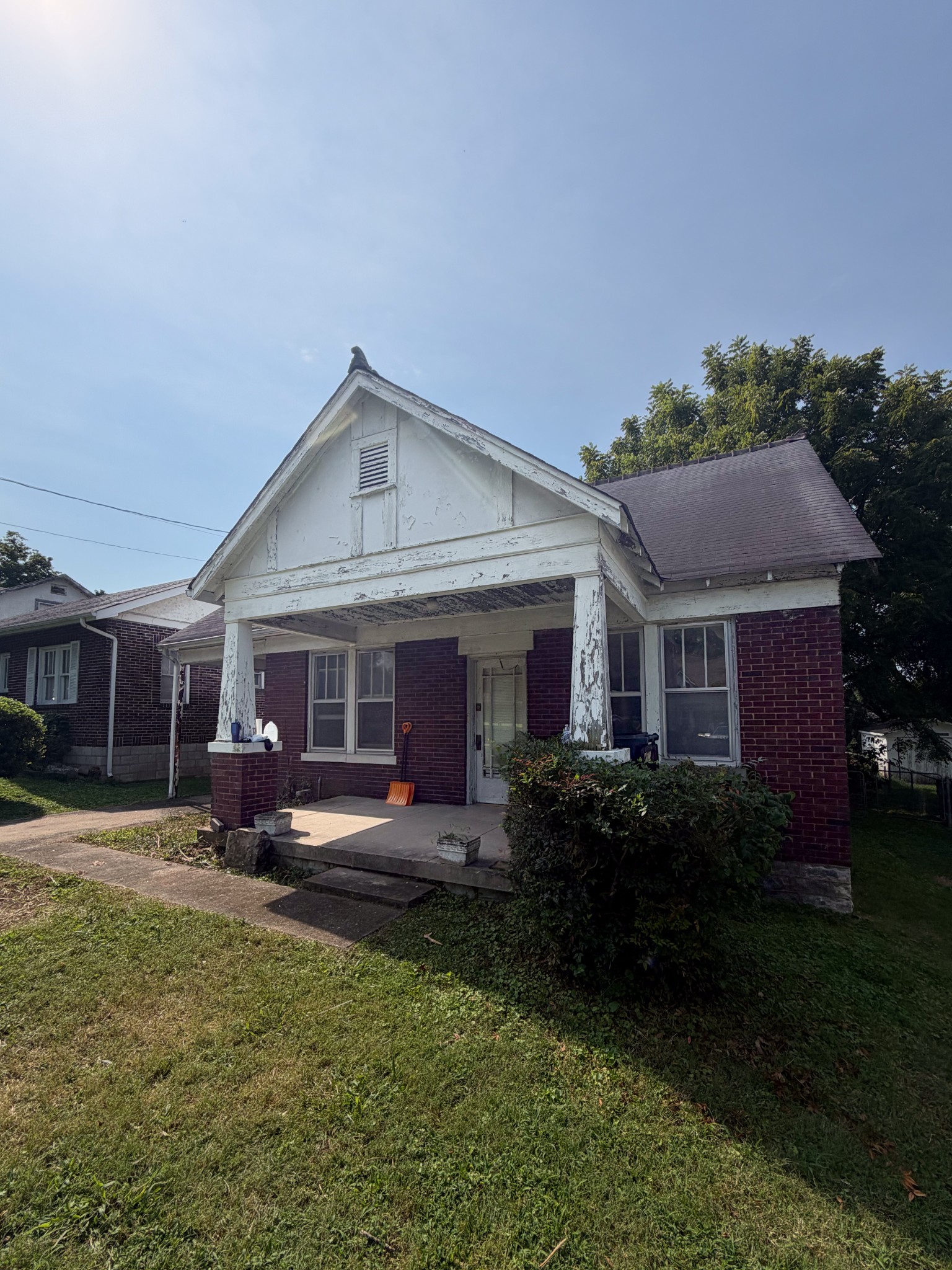 1018 Mcmahan Ave Property Photo 1