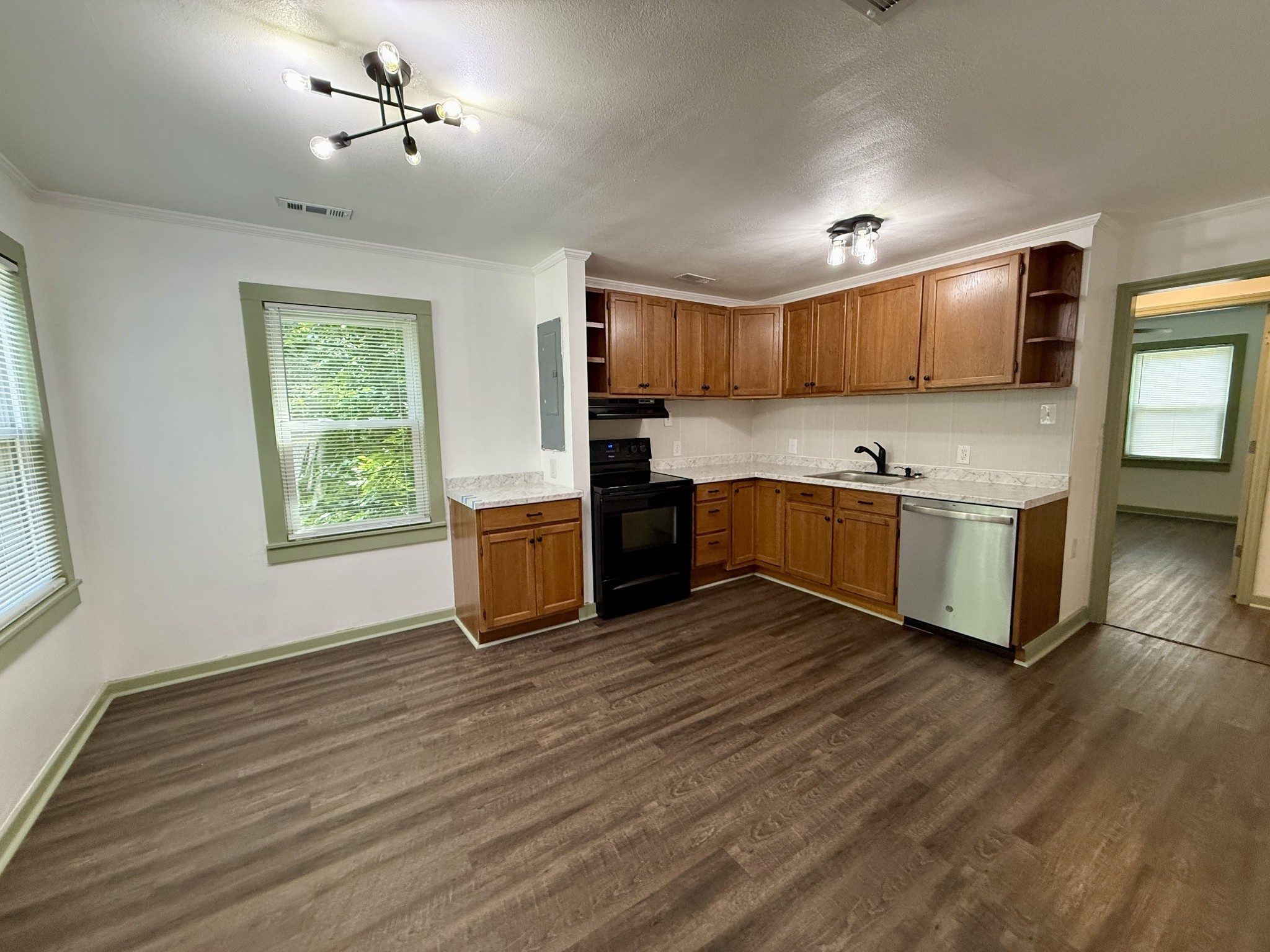 714 Mcgraw St Property Photo 6