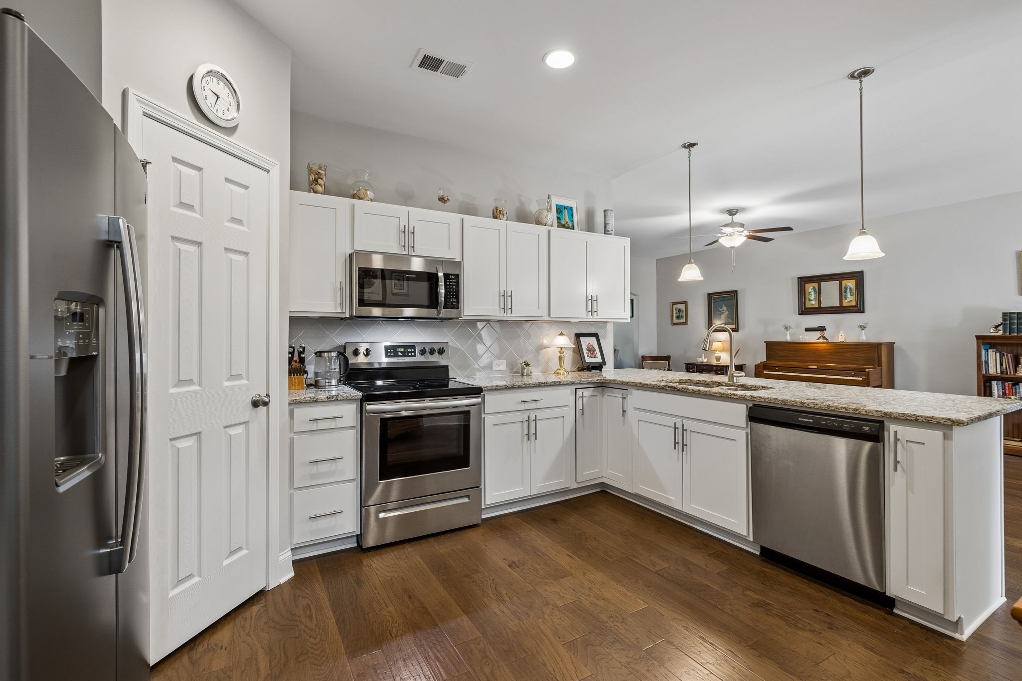 1648 Foston Ln Property Photo 1