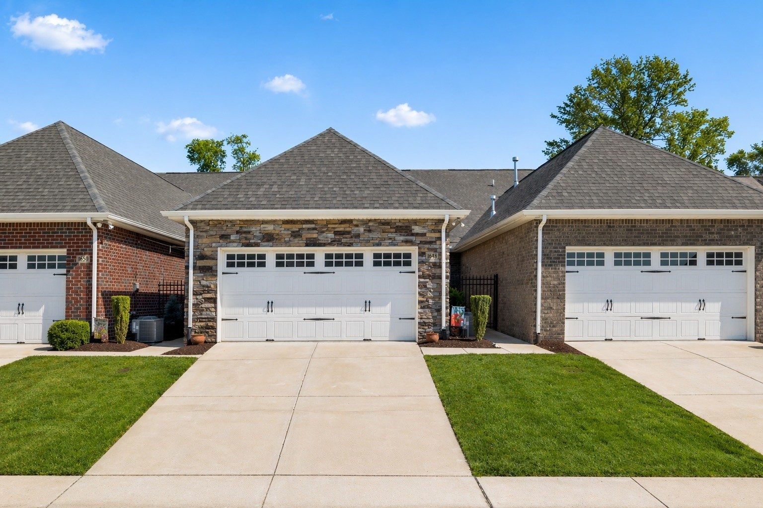 1648 Foston Ln Property Photo 1