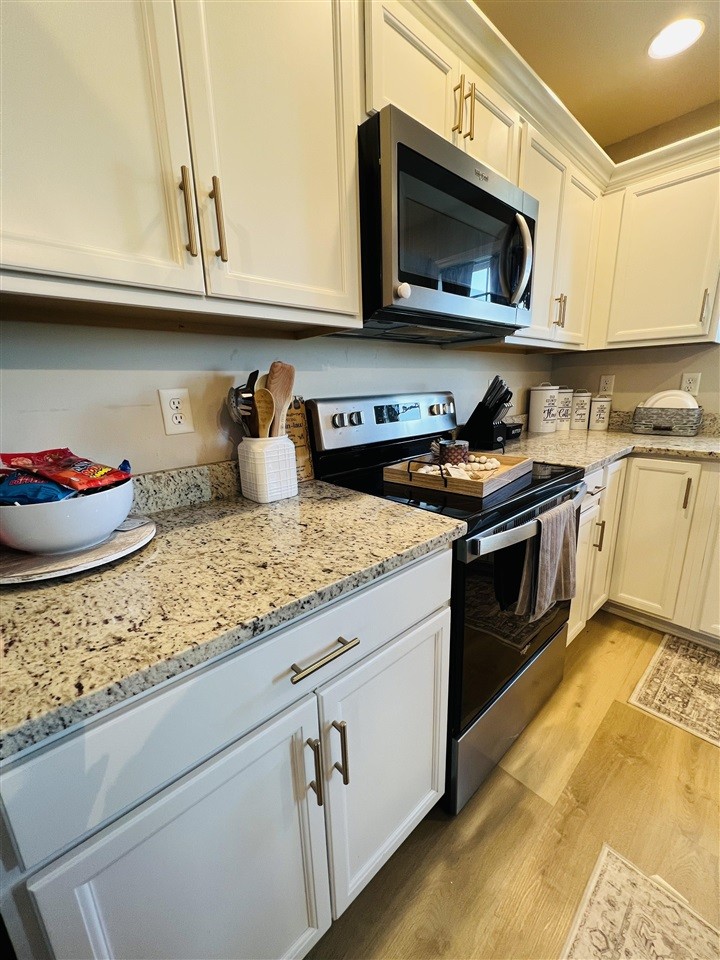 615 Lockeland Way Property Photo 11
