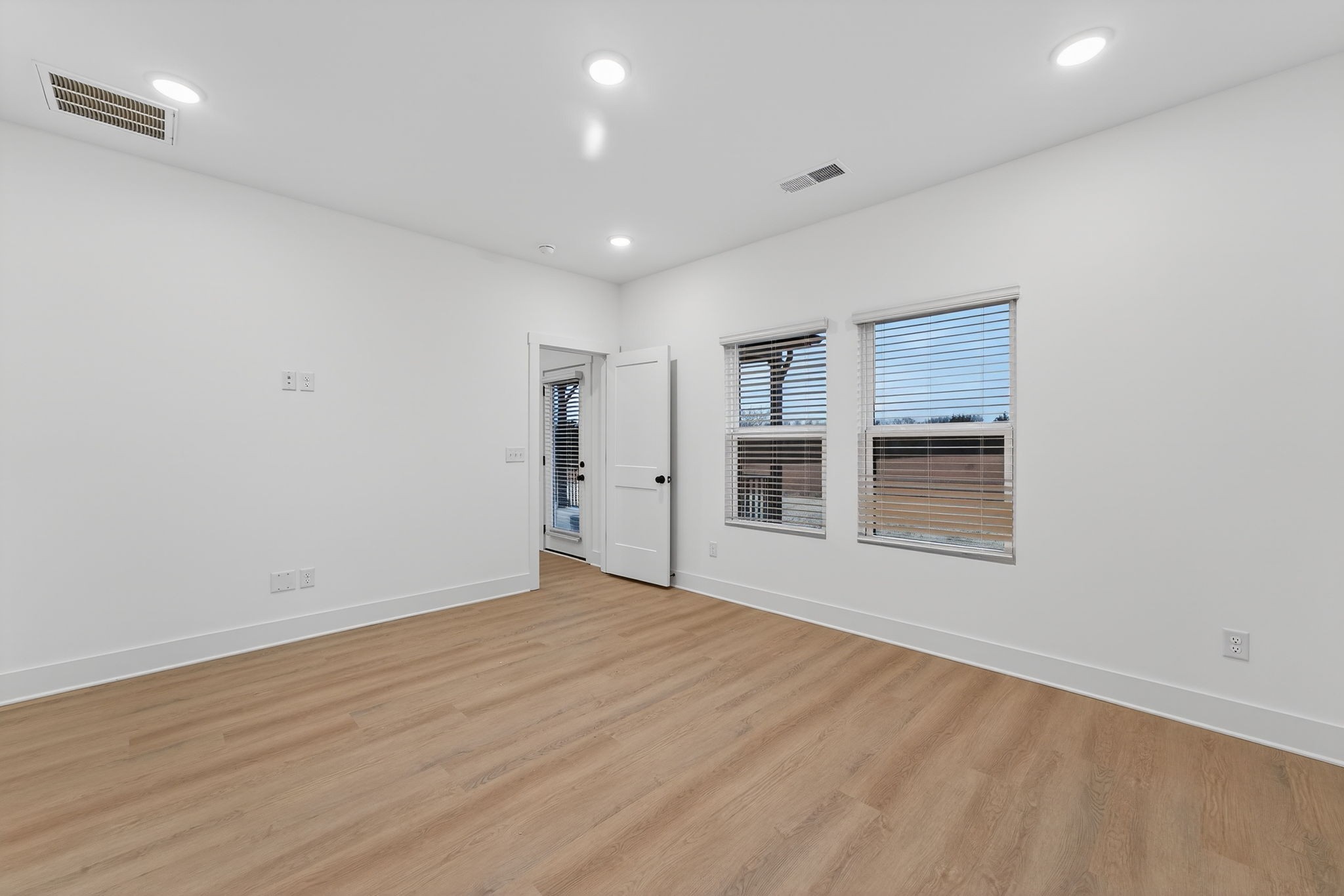 1721 Sharpstone Drive Property Photo 12