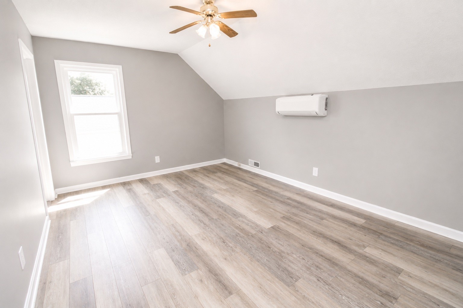 64 Ash St Property Photo 15
