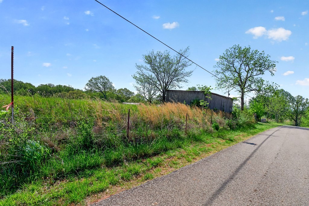 515 Jericho Rd Property Photo 4