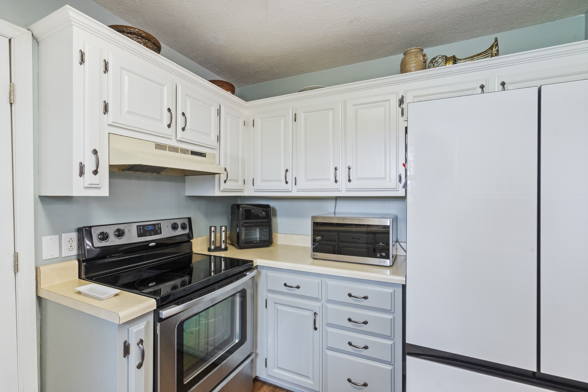 2122 Derrick Rd Property Photo 12