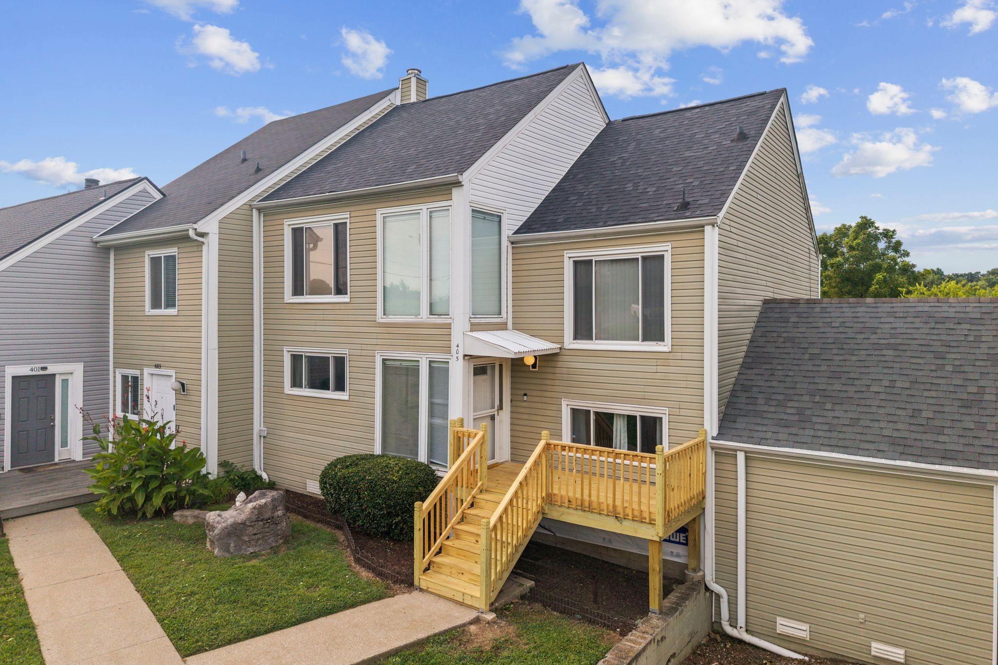 405 Raintree Pl Property Photo 1