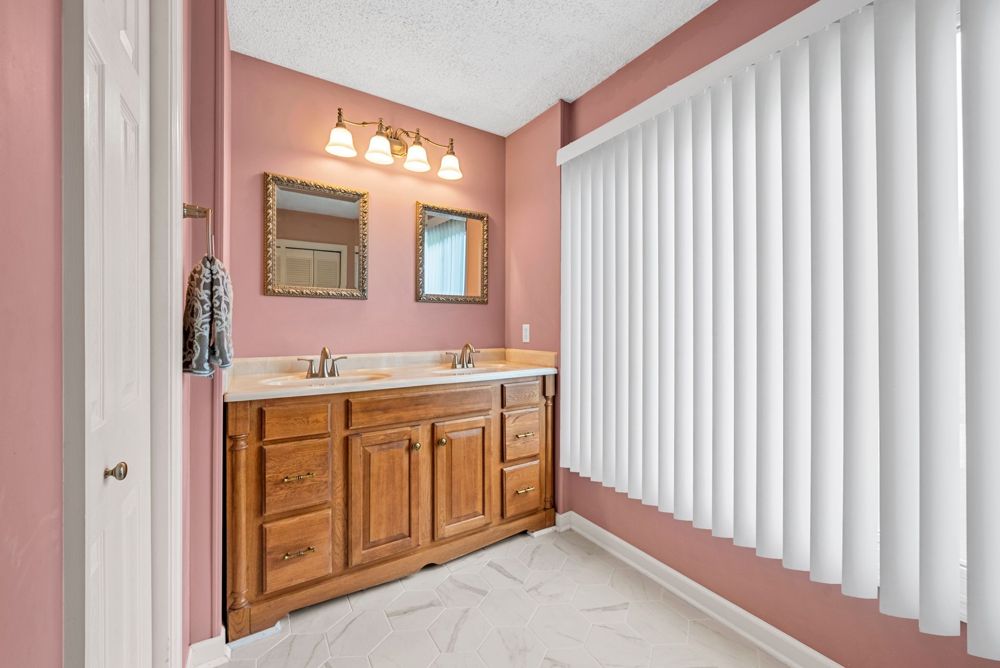 405 Raintree Pl Property Photo 10