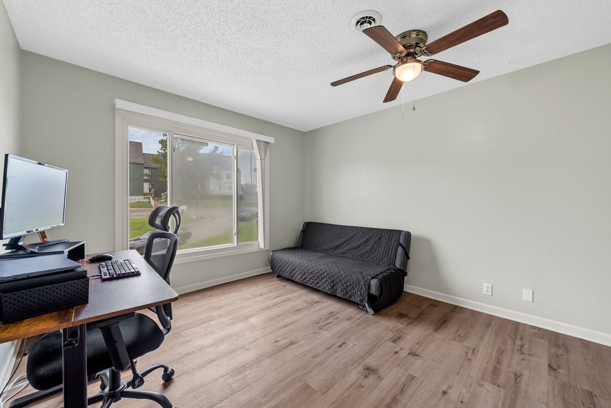 405 Raintree Pl Property Photo 13