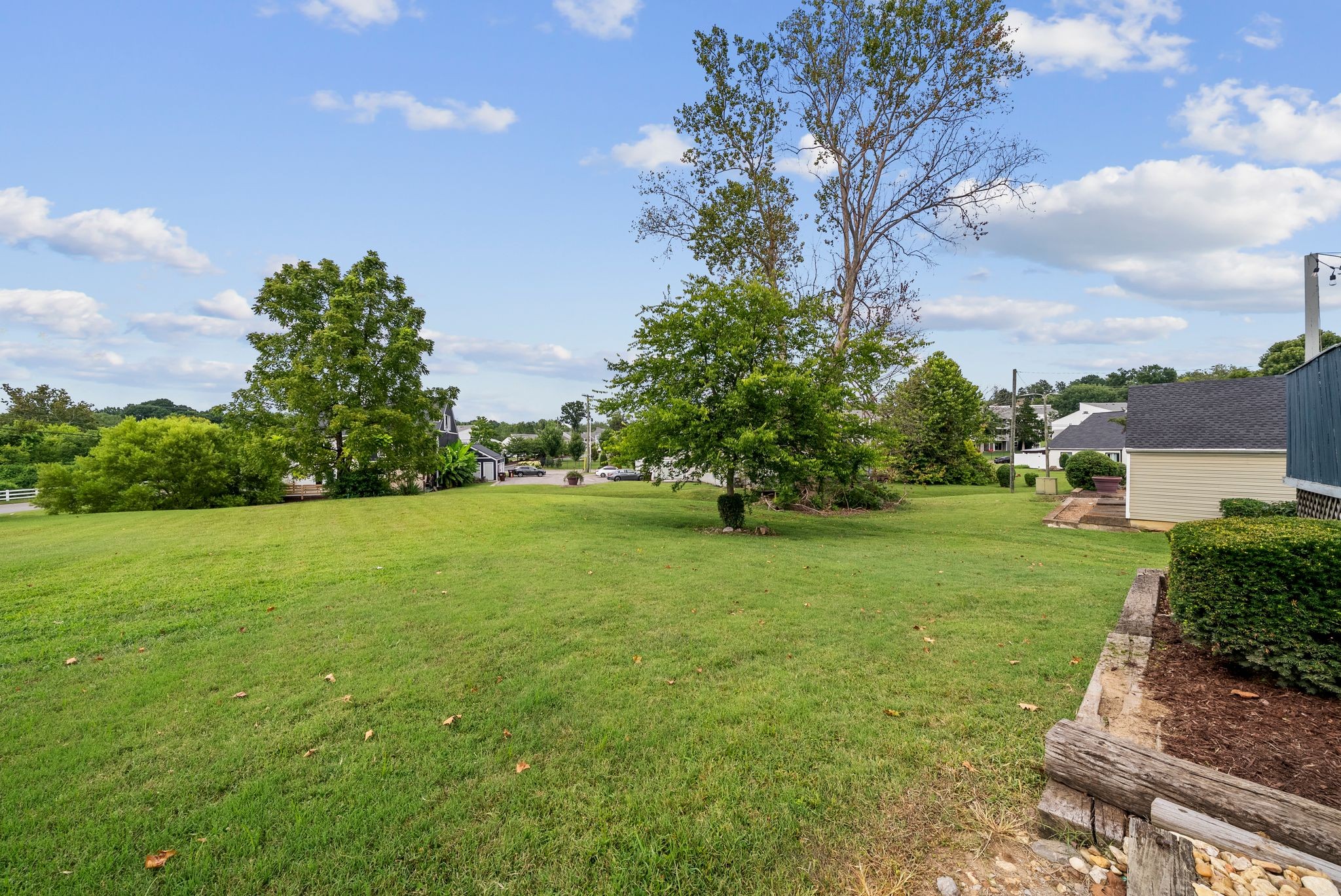 405 Raintree Pl Property Photo 20