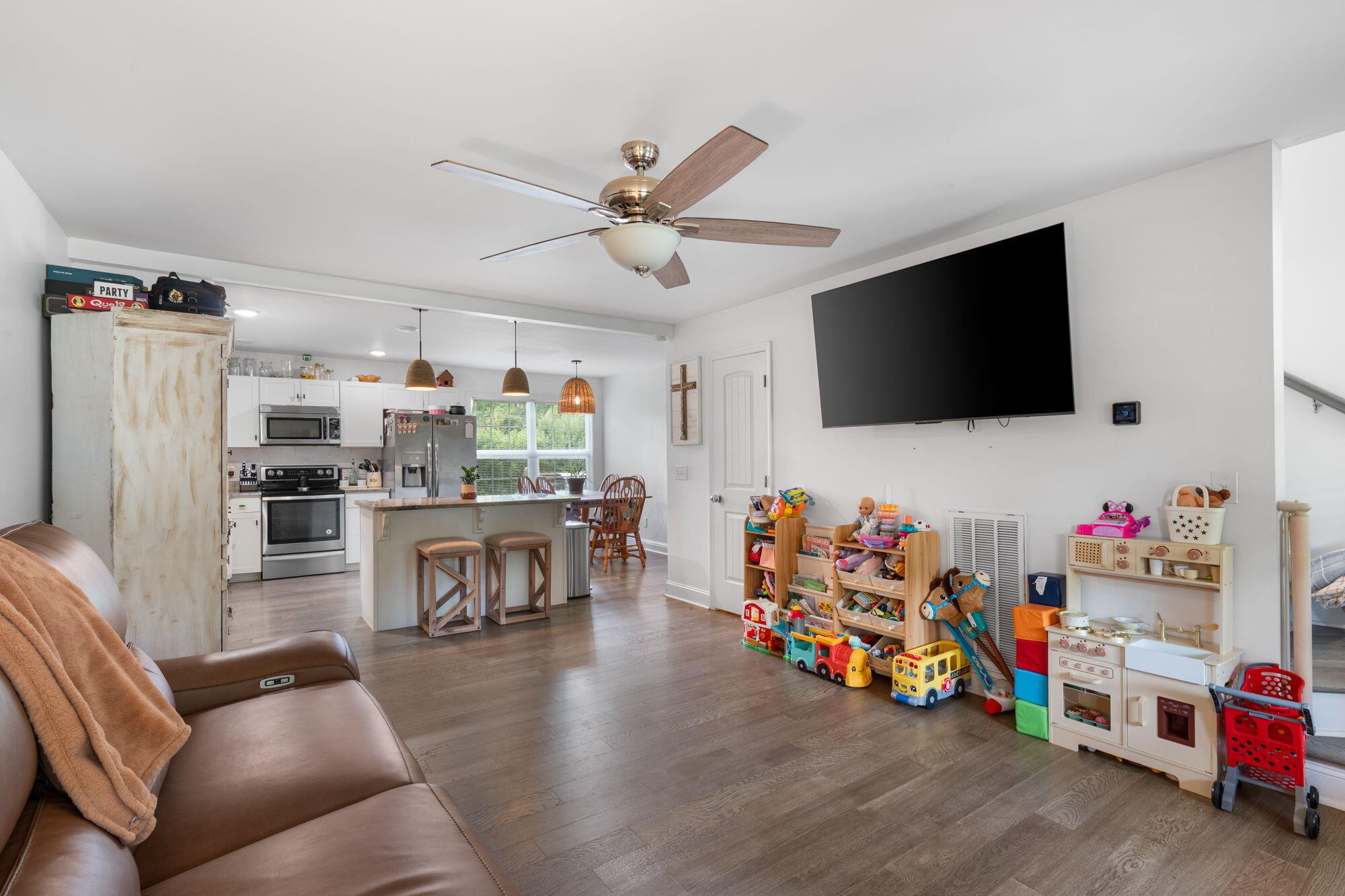 1728 Beaverdale Road, Ne Property Photo 6