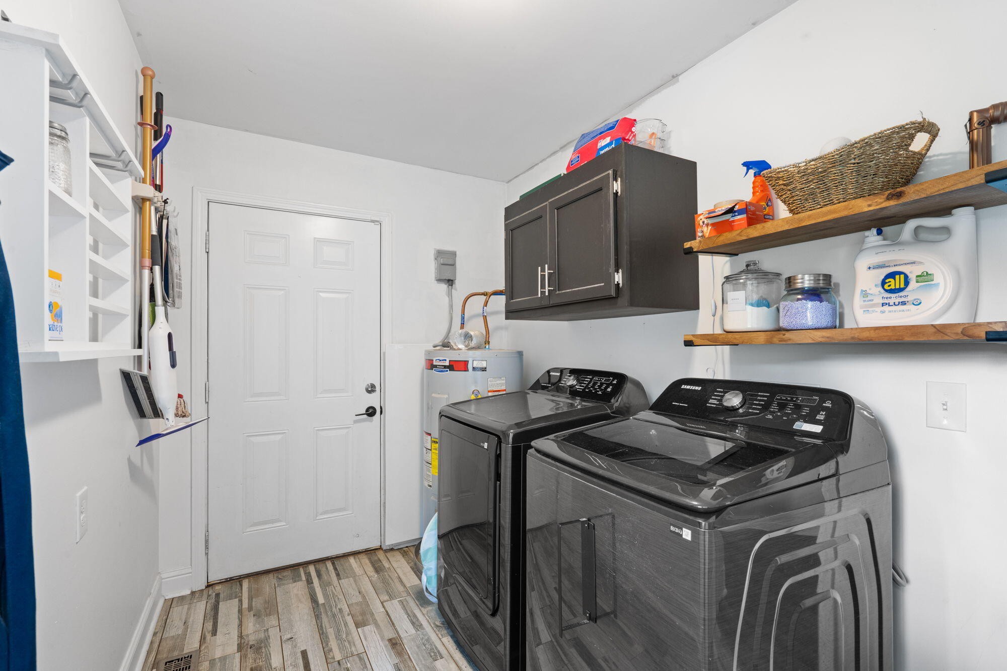 1728 Beaverdale Road, Ne Property Photo 12