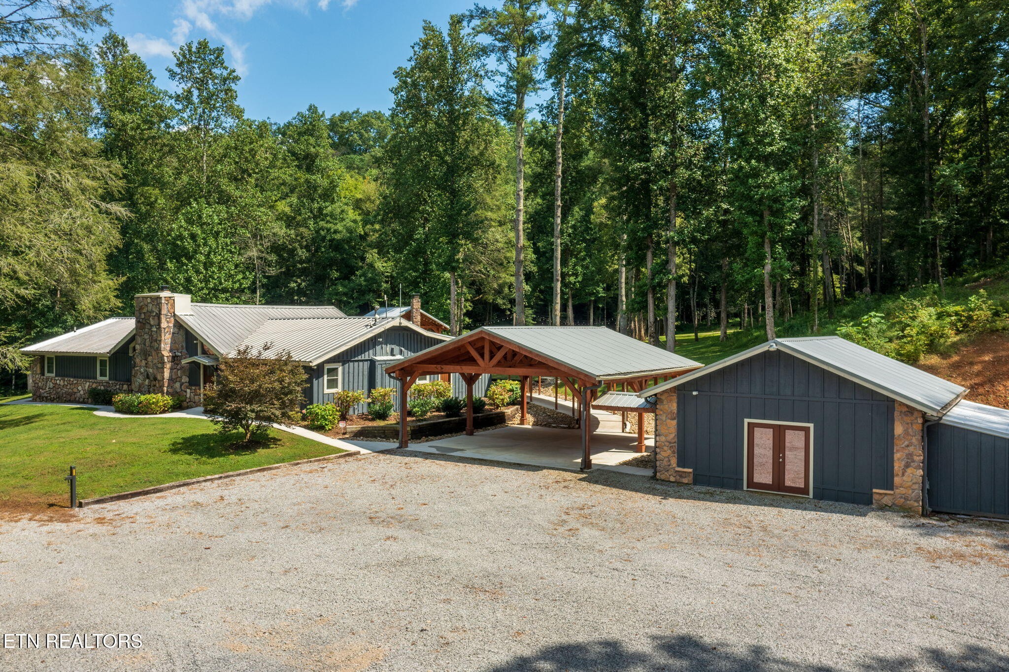 2050 E Millers Cove Rd Property Photo 1