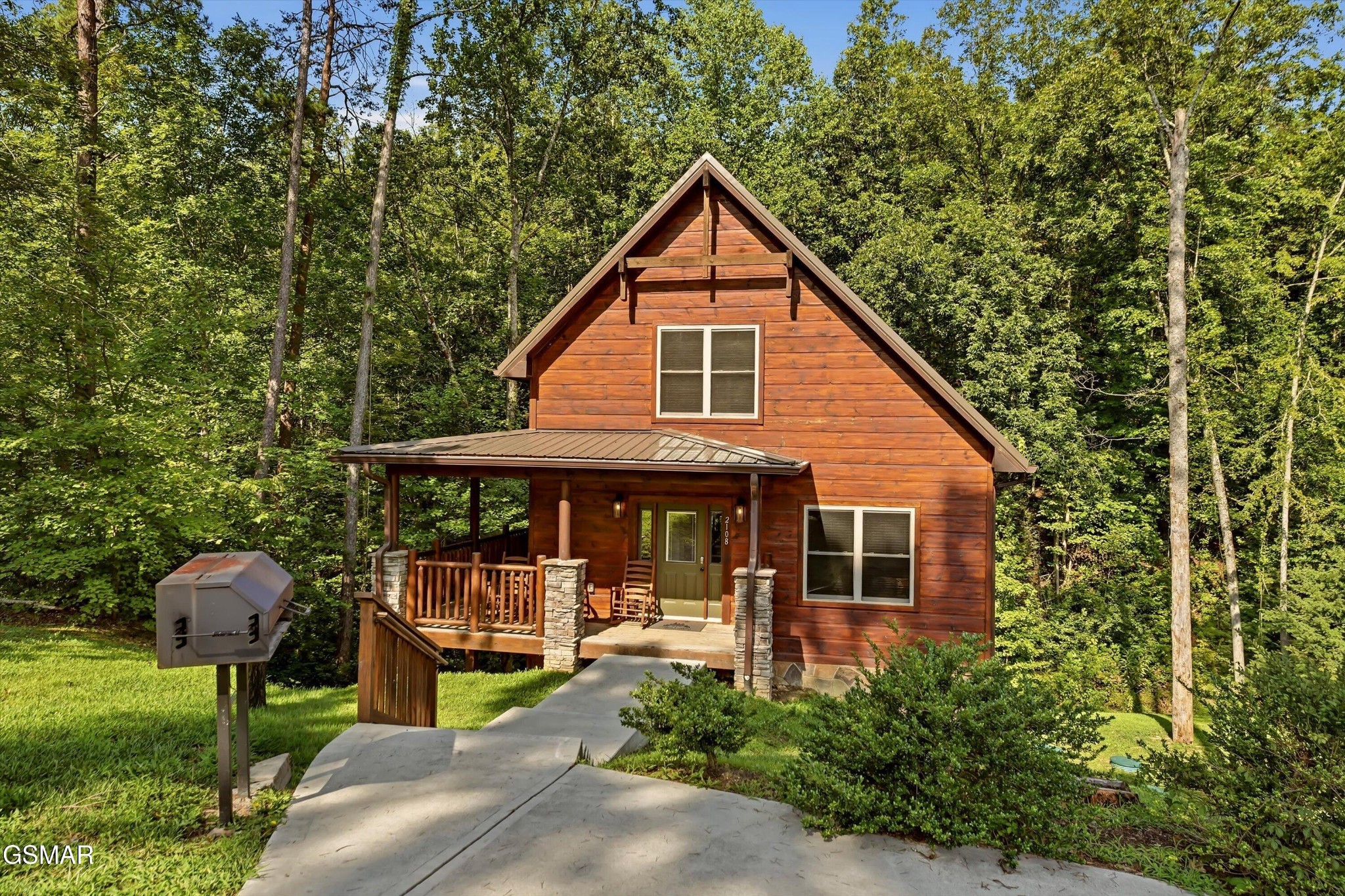 2108 Roscoe Court Property Photo 1