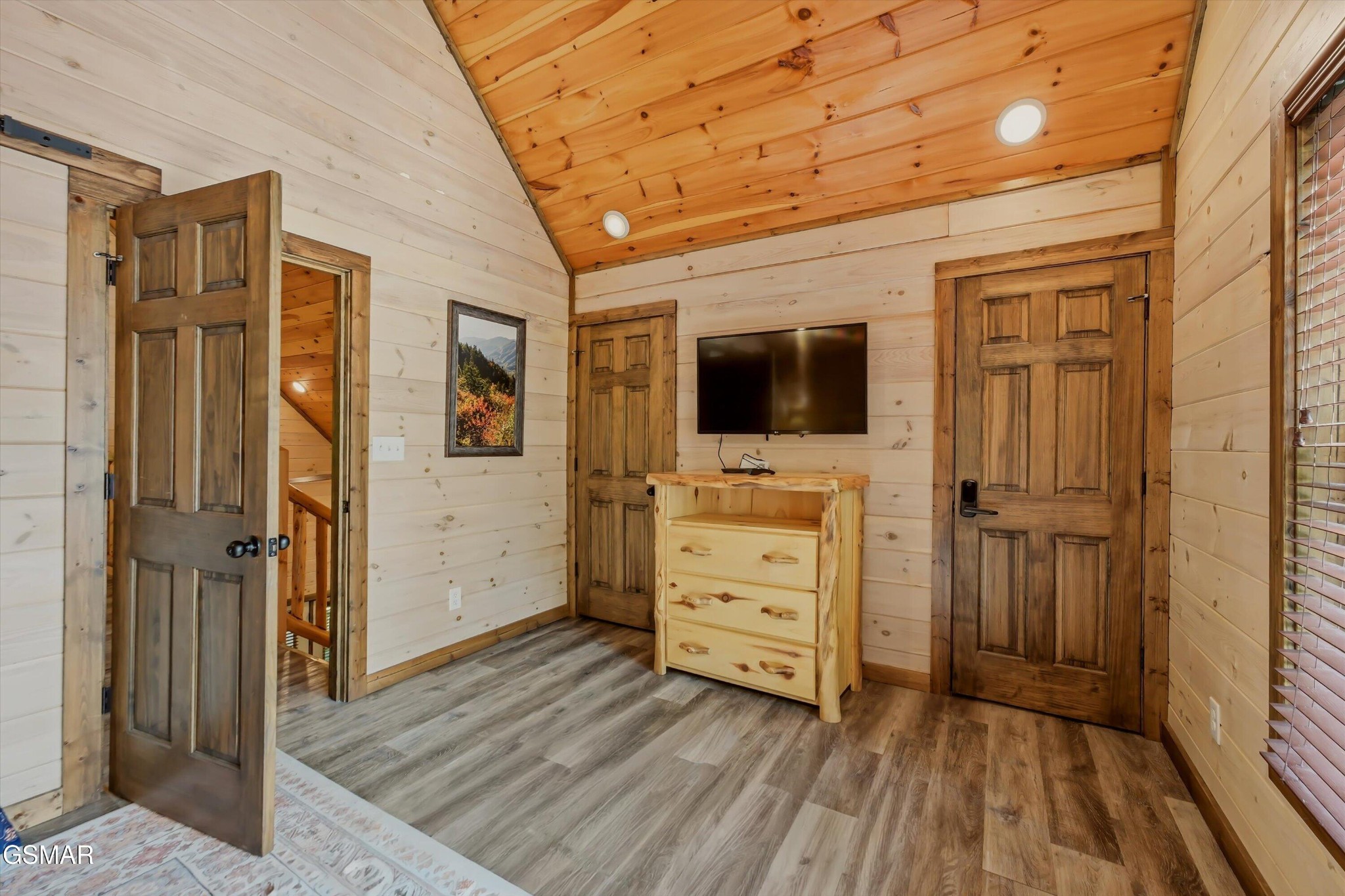 2108 Roscoe Court Property Photo 23