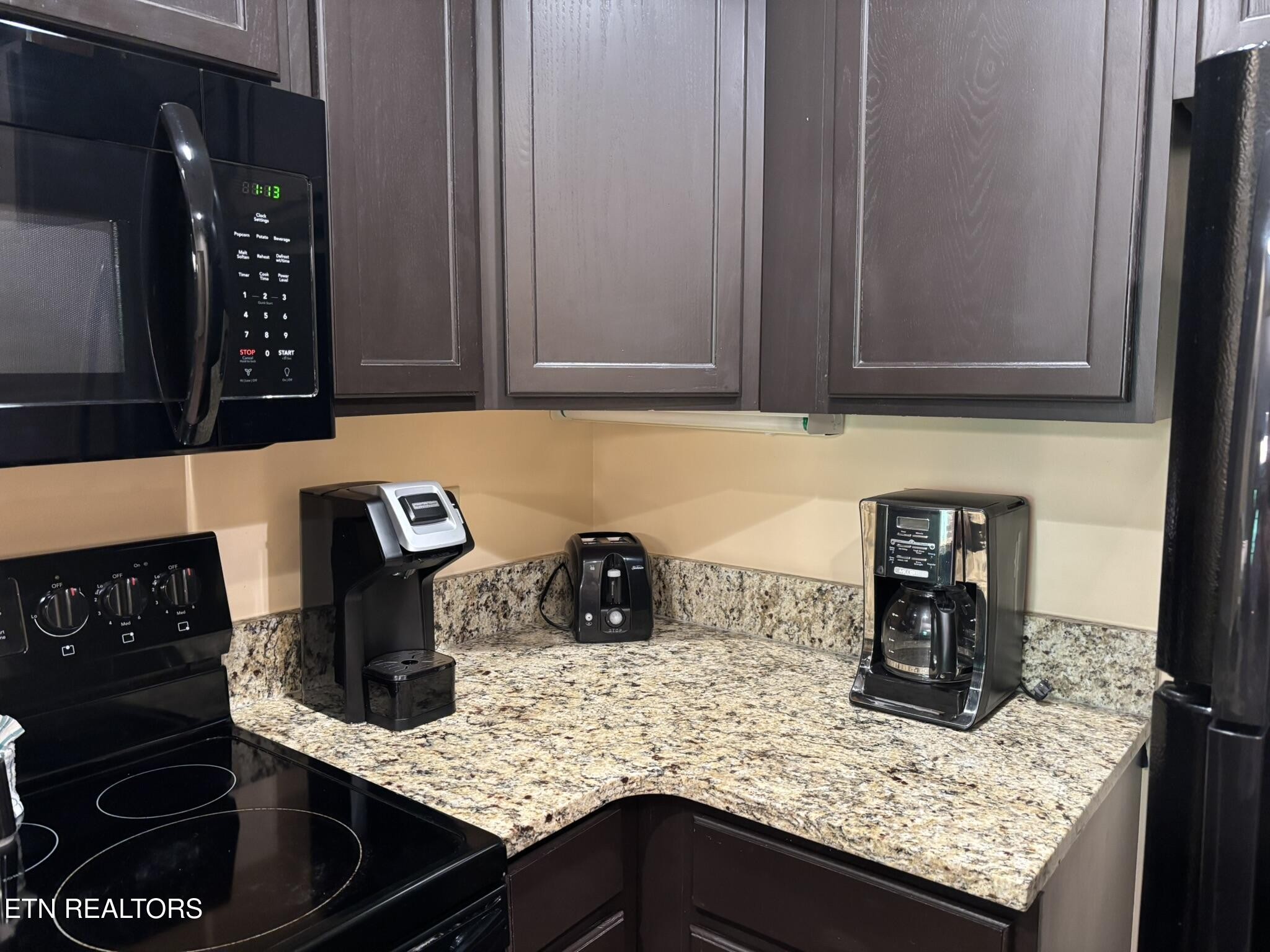 225 Collier Drive Property Photo 4