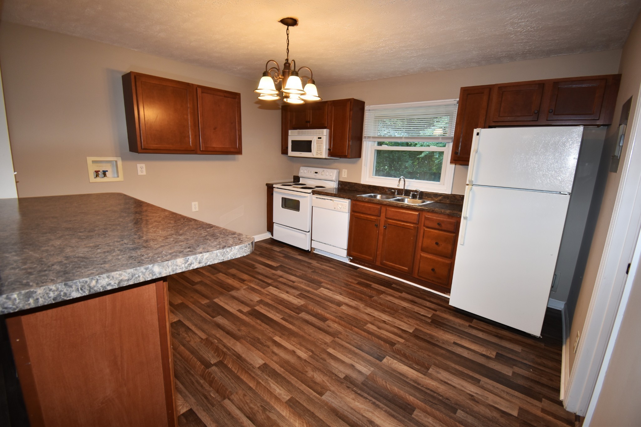 2976 Lake Rd Property Photo 4