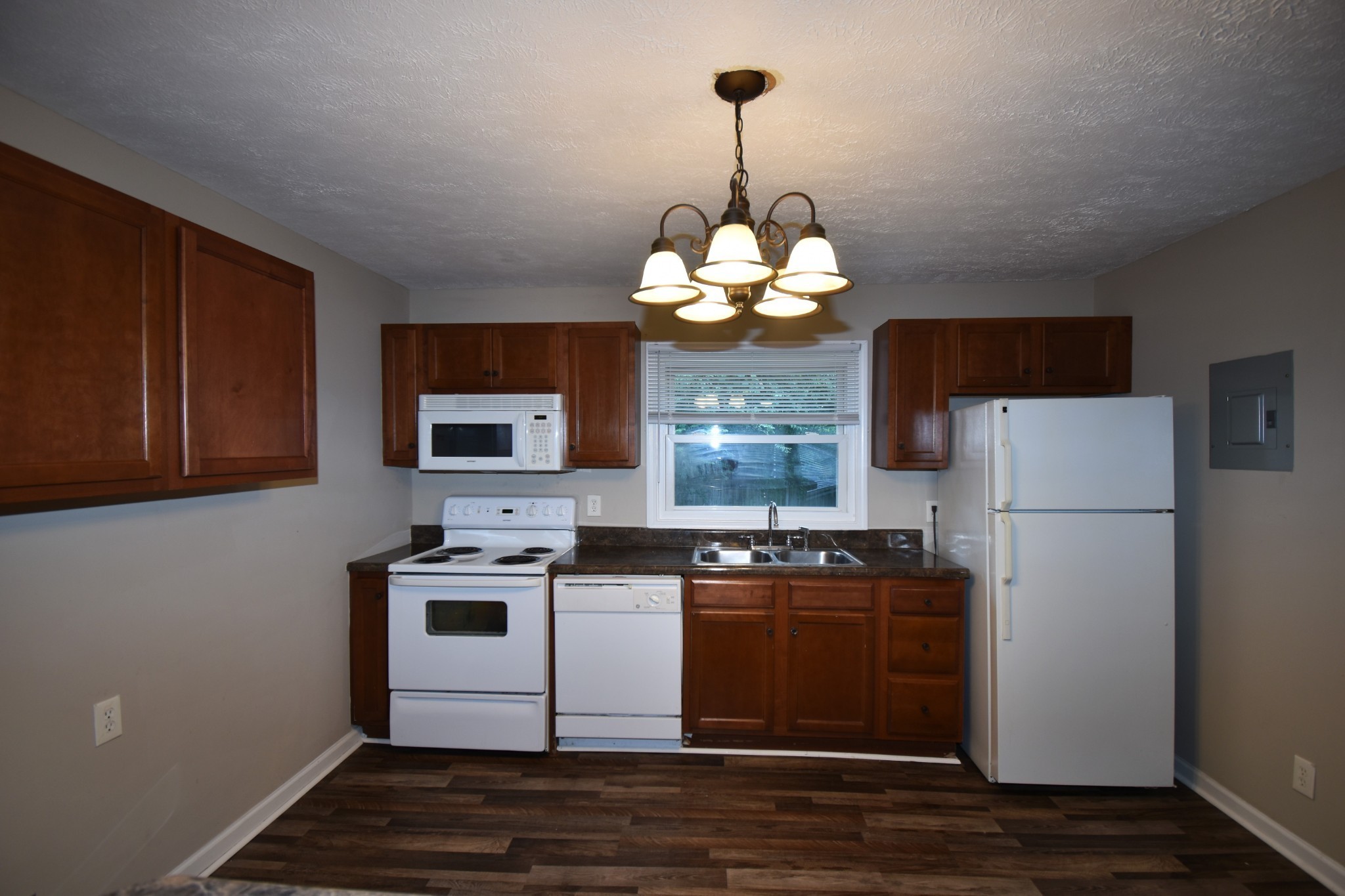 2976 Lake Rd Property Photo 6