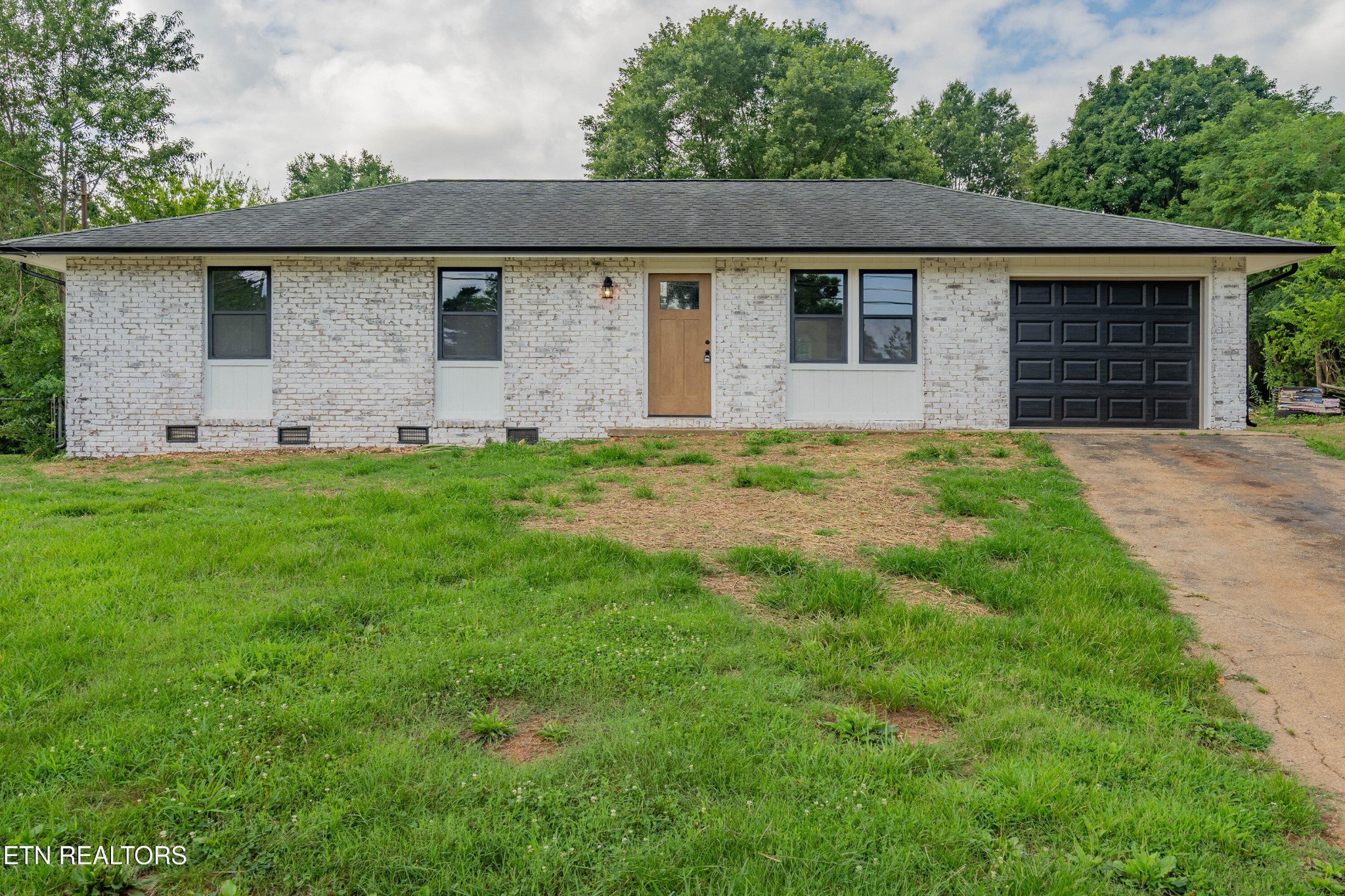 8524 Baron Drive Property Photo 1