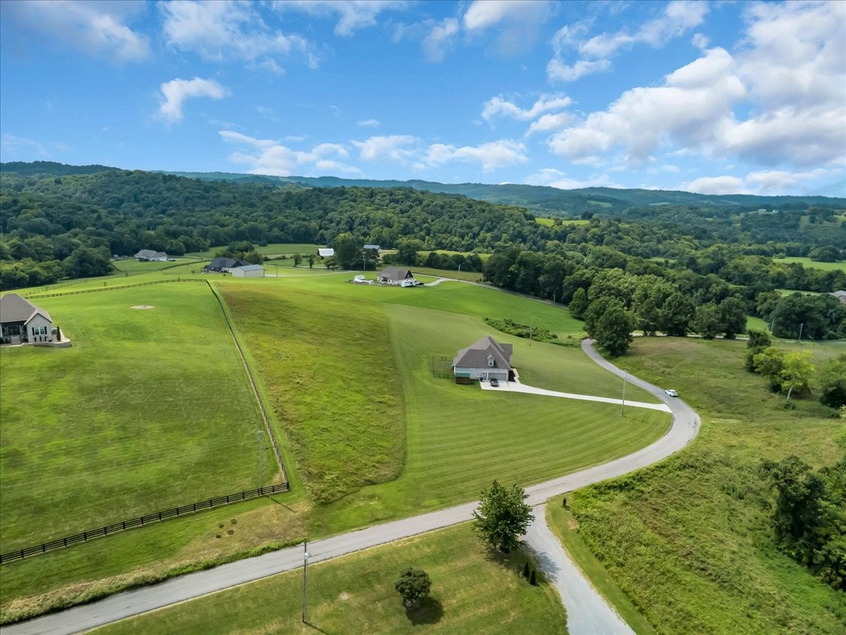 1301 Whiteside Hill Rd Property Photo 5