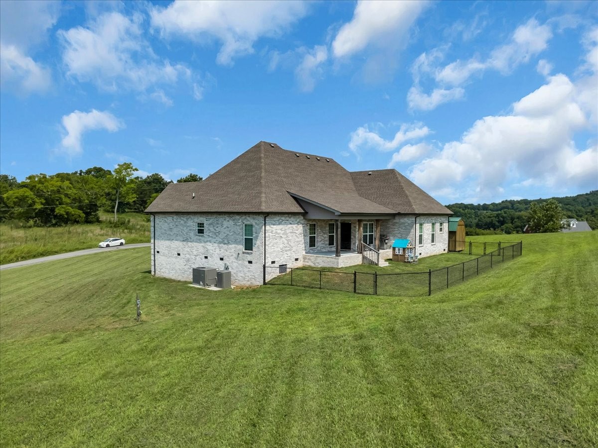 1301 Whiteside Hill Rd Property Photo 8