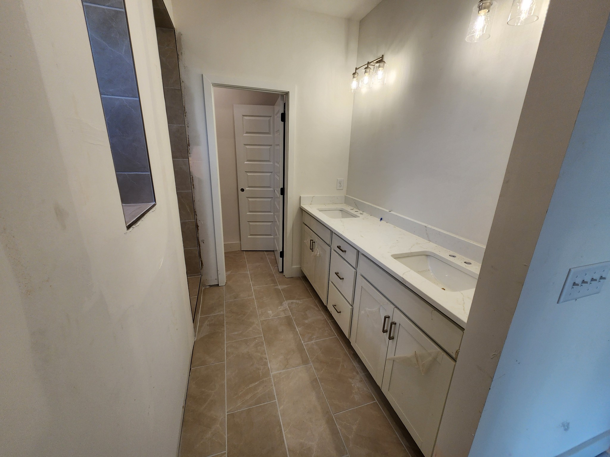 479 Brownstone Street Property Photo 8
