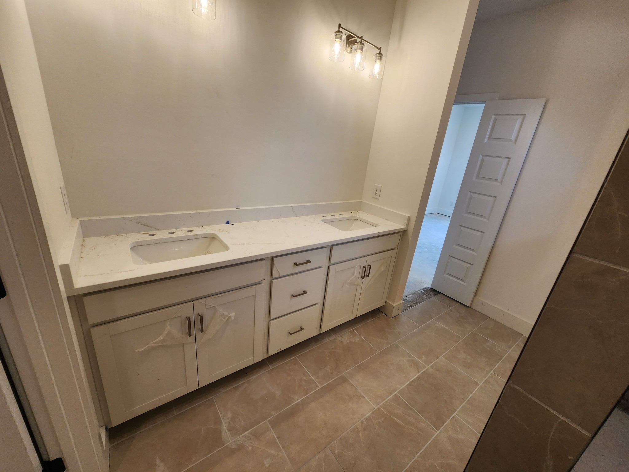 479 Brownstone Street Property Photo 9