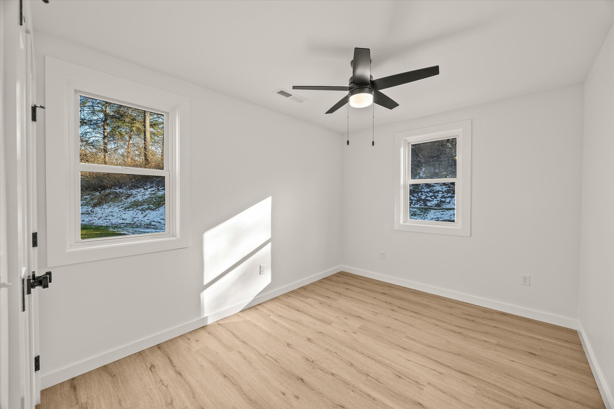 154 Boatman St Property Photo 12