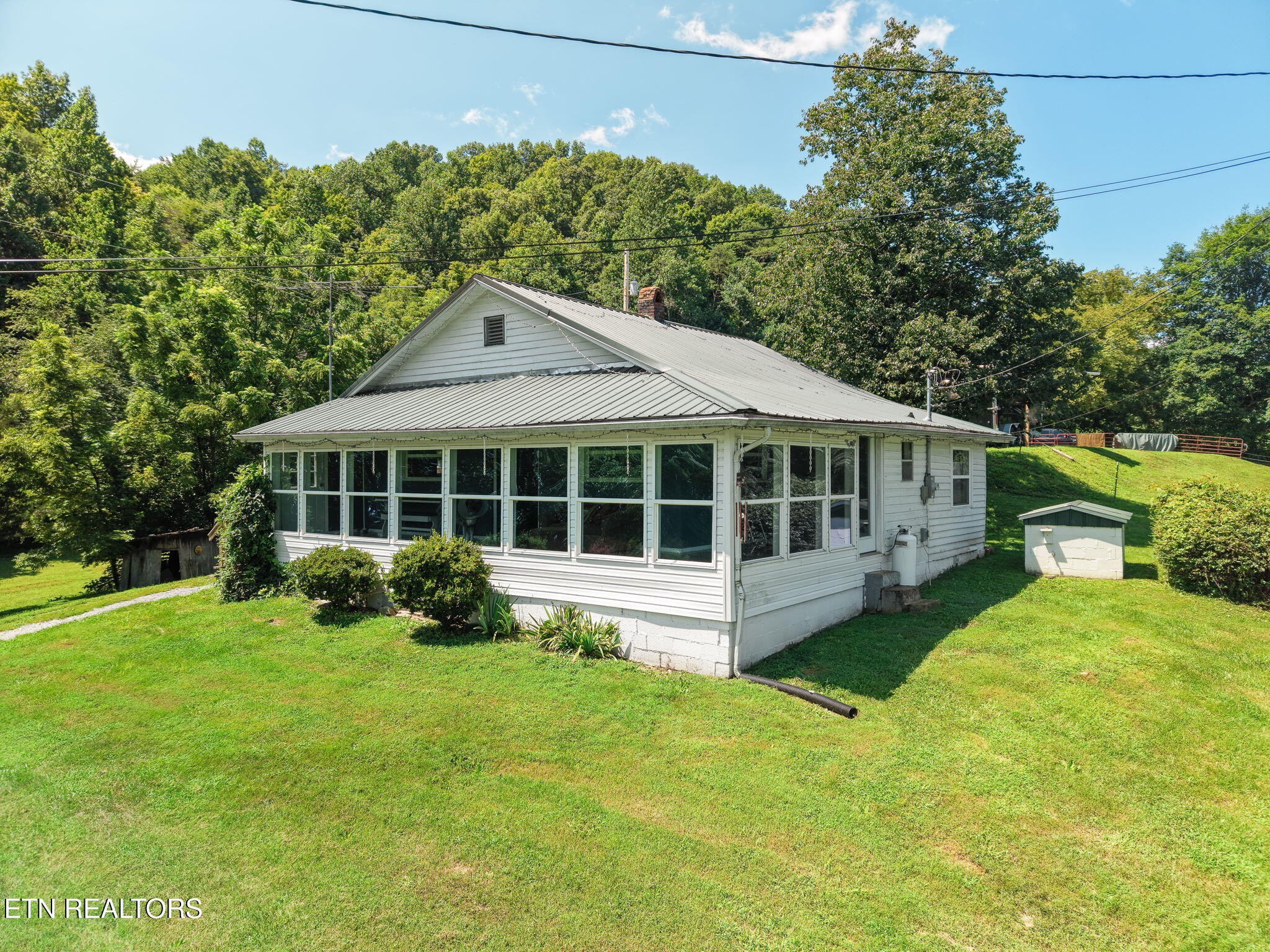 3000 Upper Caney Valley Rd Property Photo 1