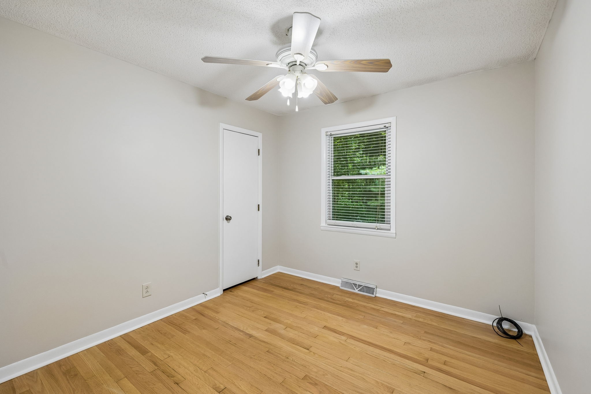 302 W Point Dr Property Photo 25