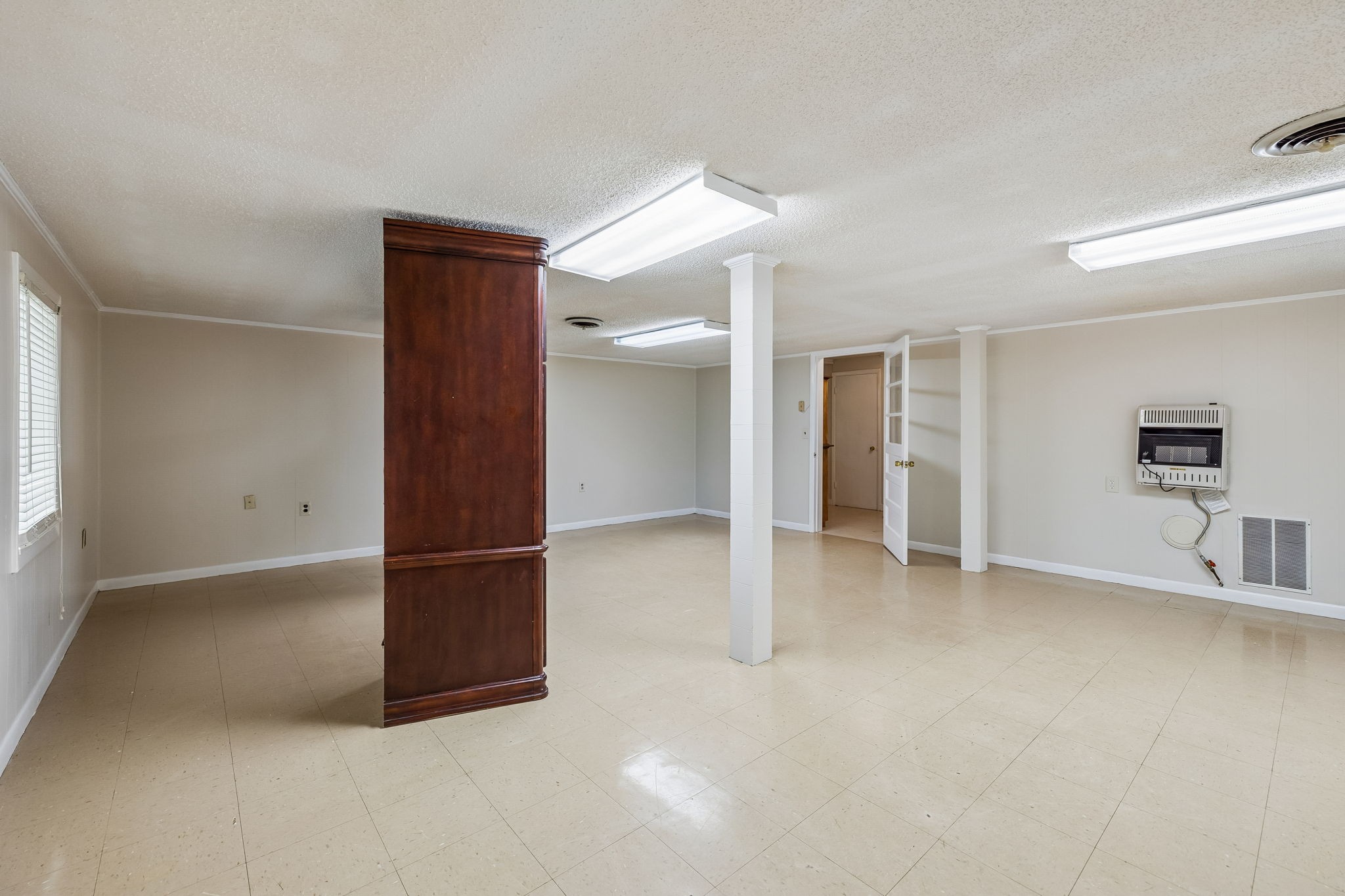 302 W Point Dr Property Photo 44