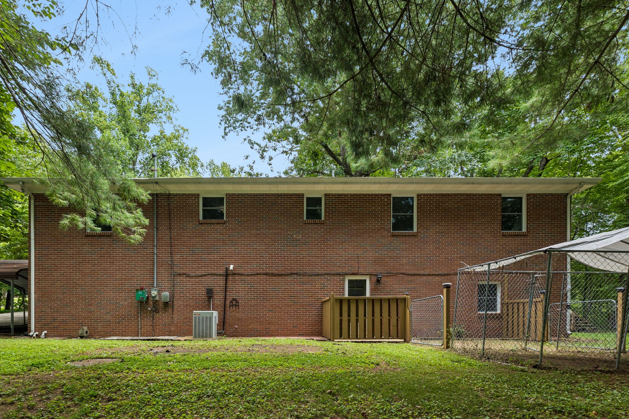 302 W Point Dr Property Photo 56