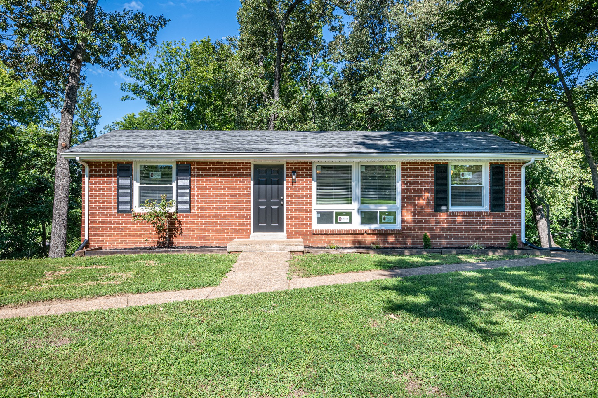 108 Meadowbrook Dr Property Photo 1