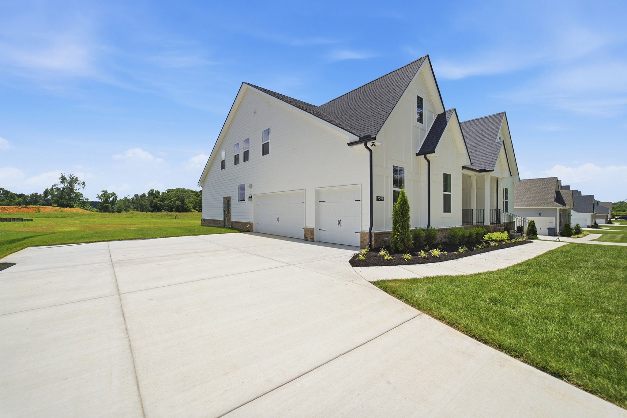 7291 Belvoir Drive Property Photo 4