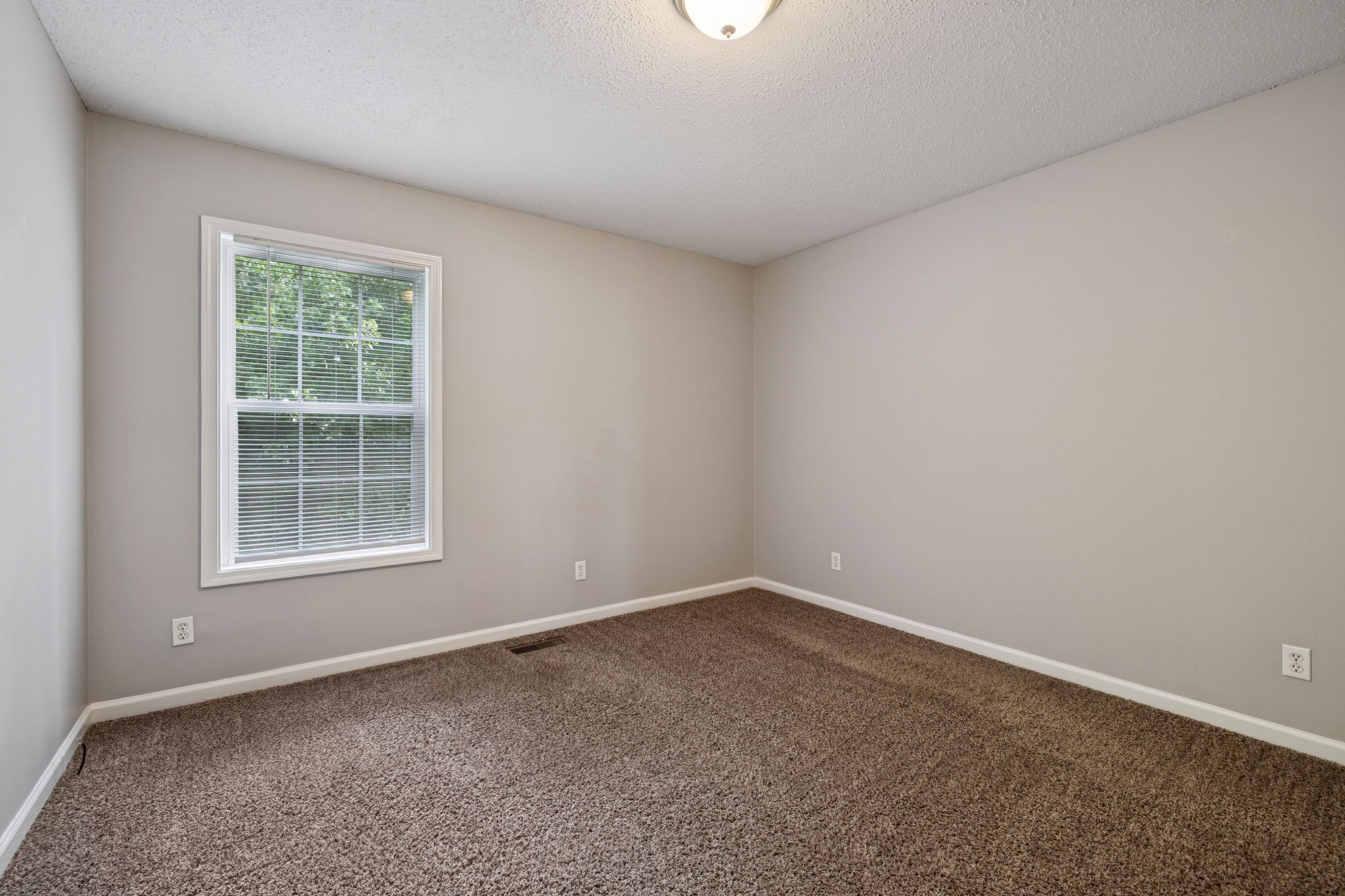 560 Grays Chapel Rd Property Photo 18