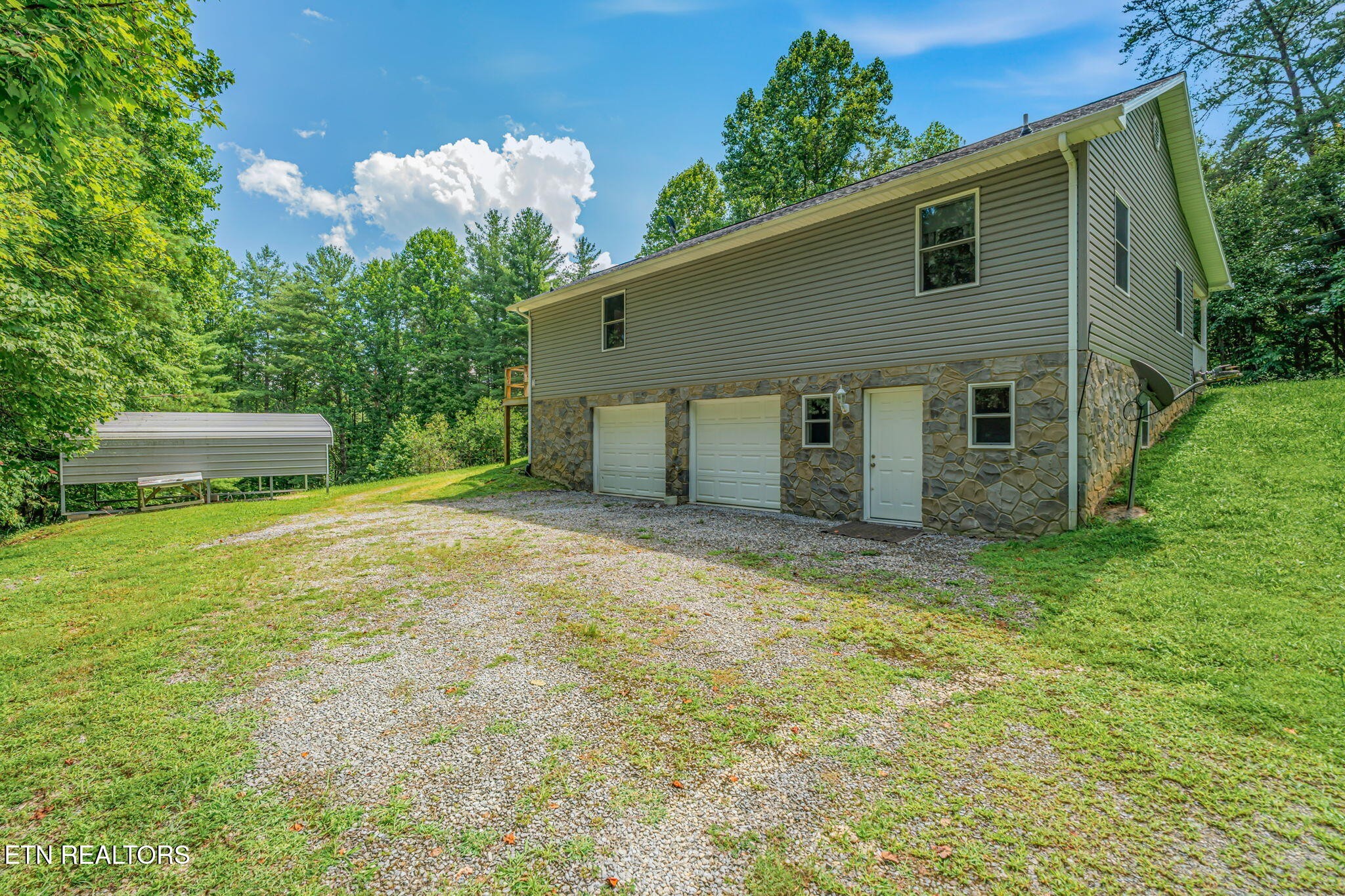 131 Pear Tree Way Property Photo 2