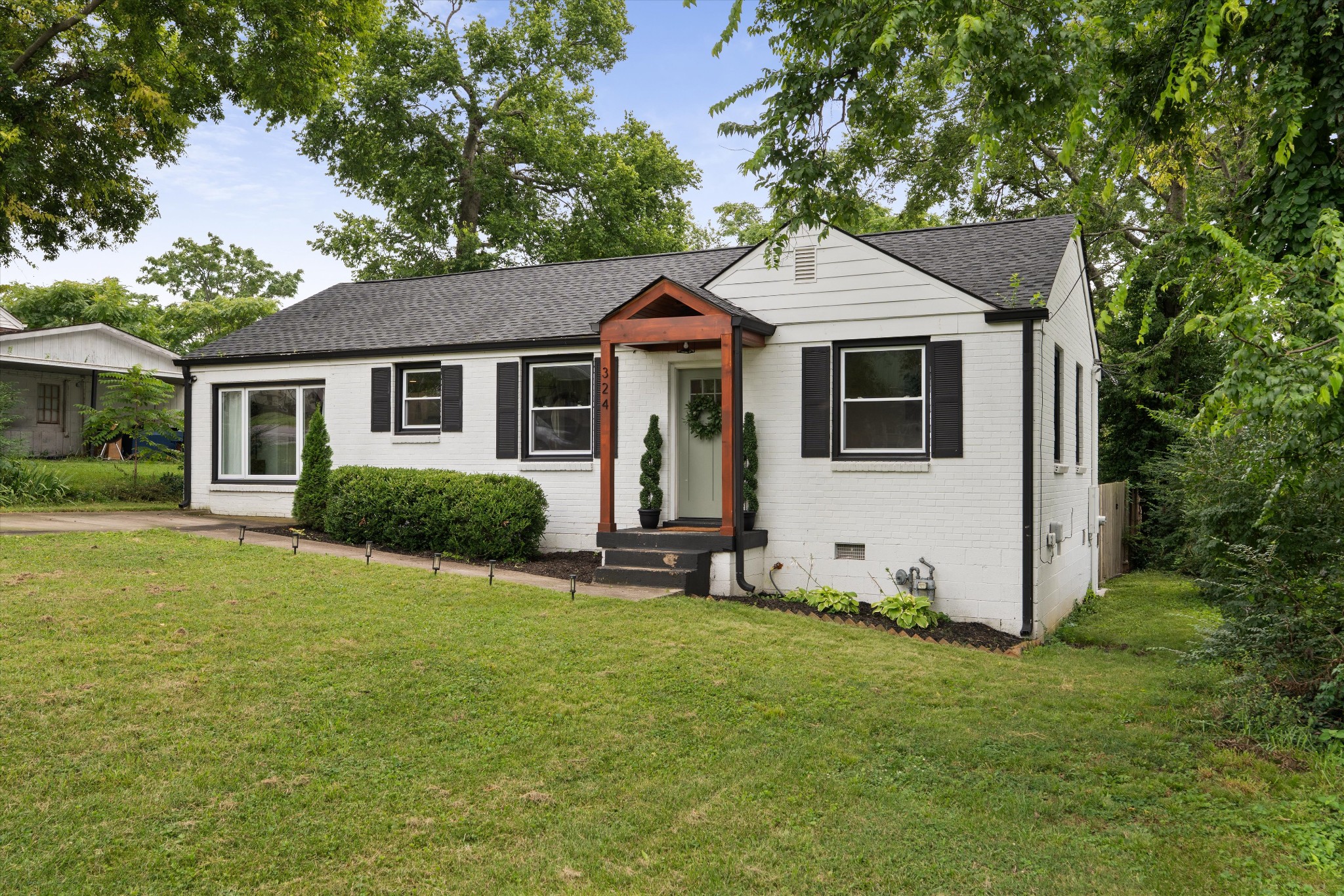 324 Cumberland Ave Property Photo 1