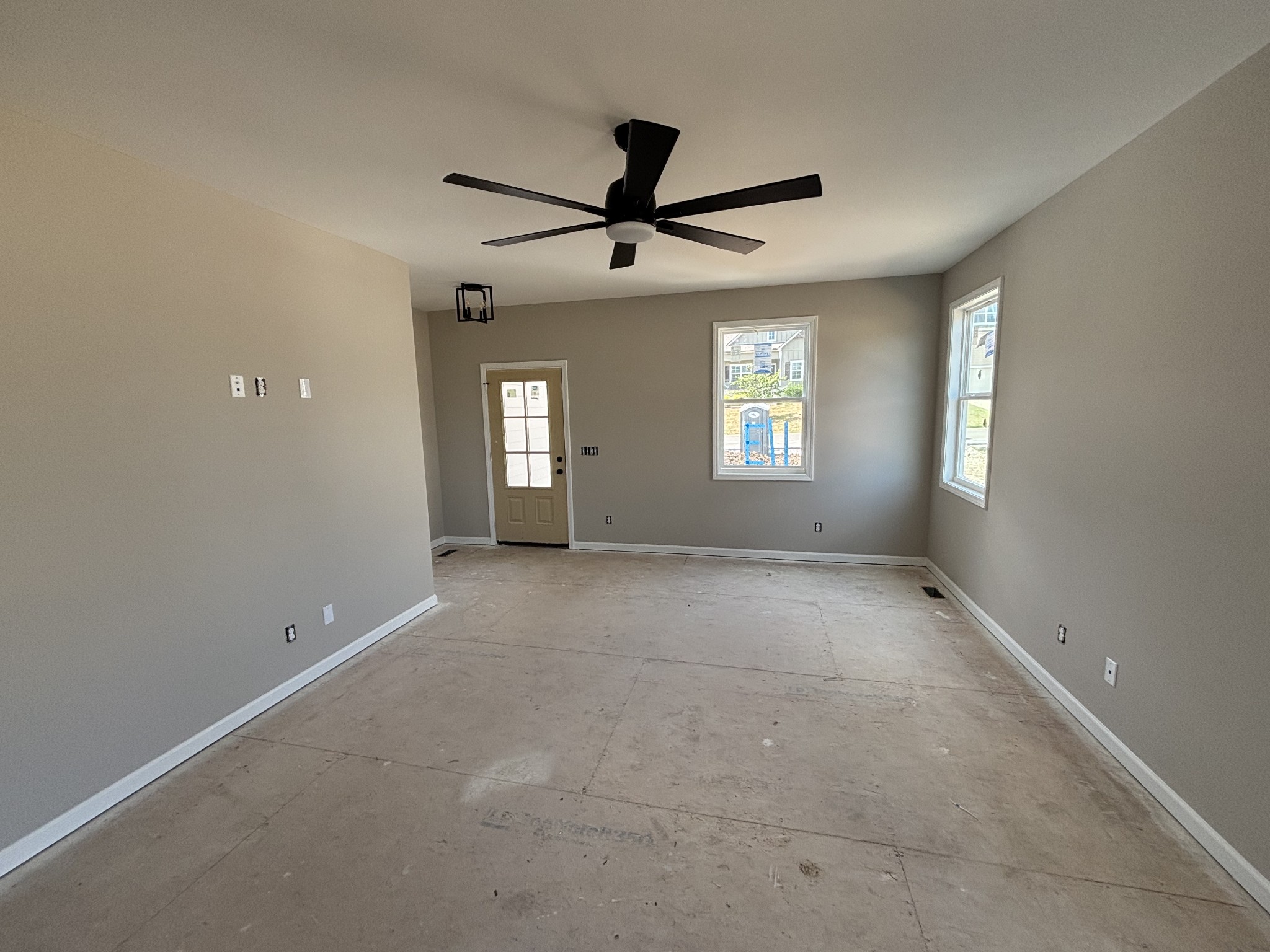 0 Macaw Property Photo 2