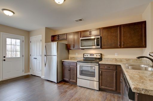 250 Fairview Lane Unit D Property Photo 6