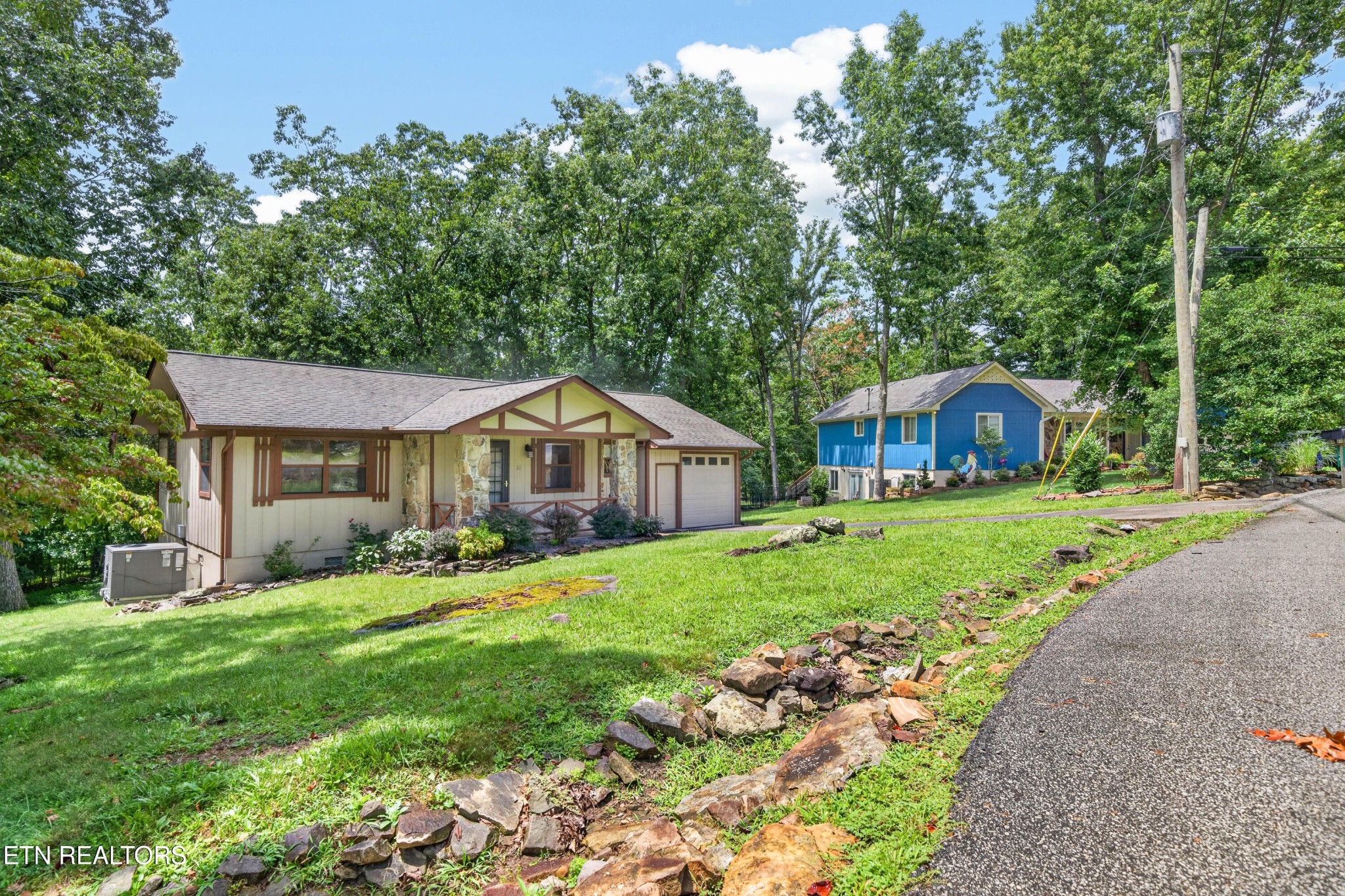 36 Druid Circle Property Photo 3