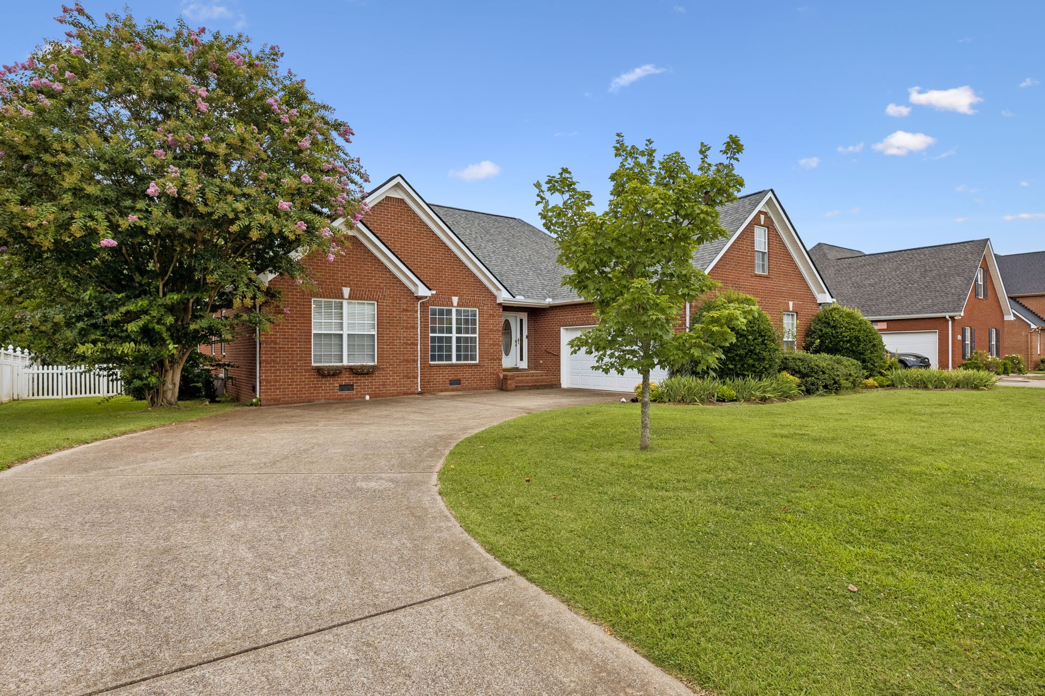371 Sayre Ln Property Photo 3