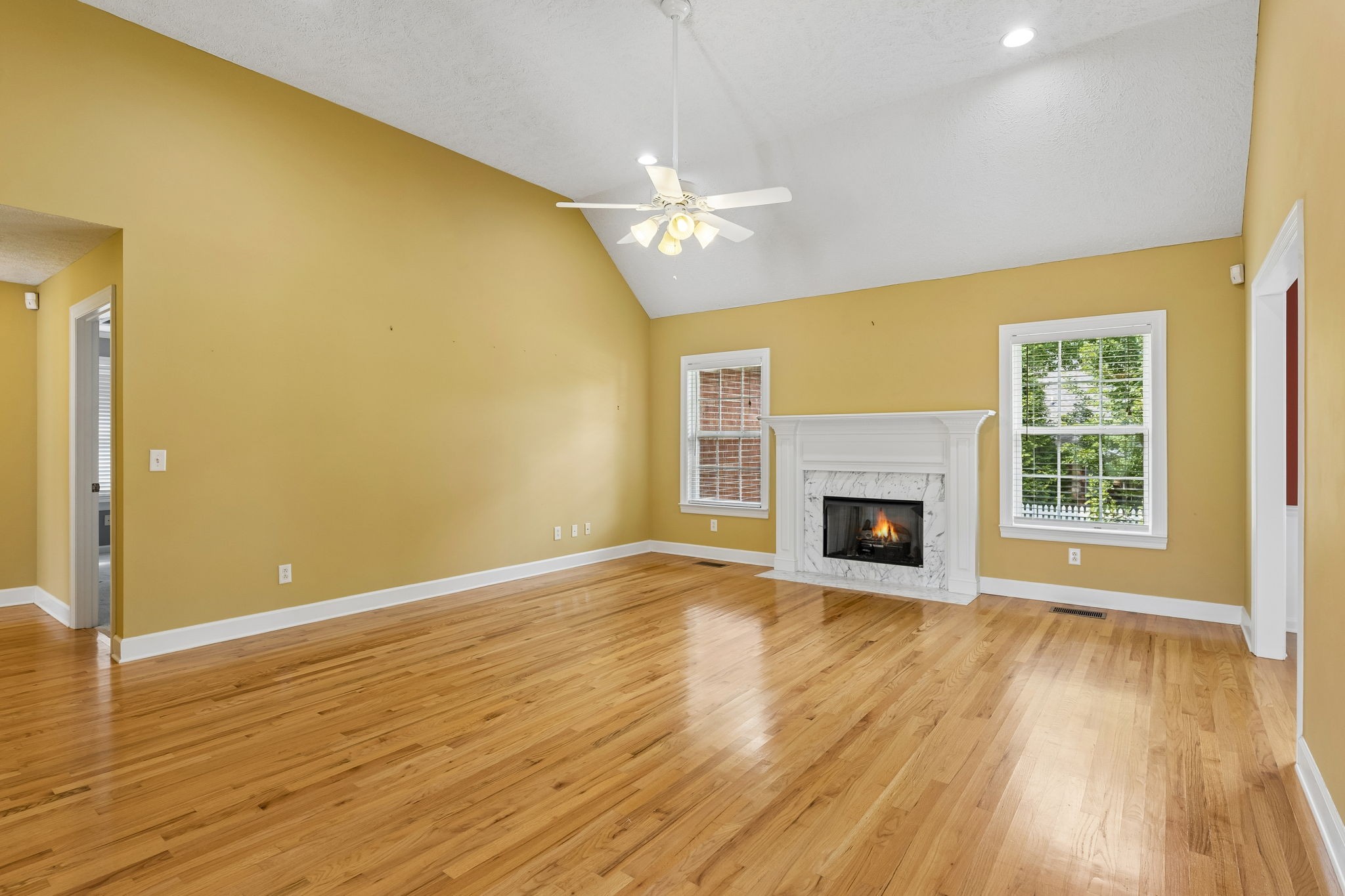 371 Sayre Ln Property Photo 9