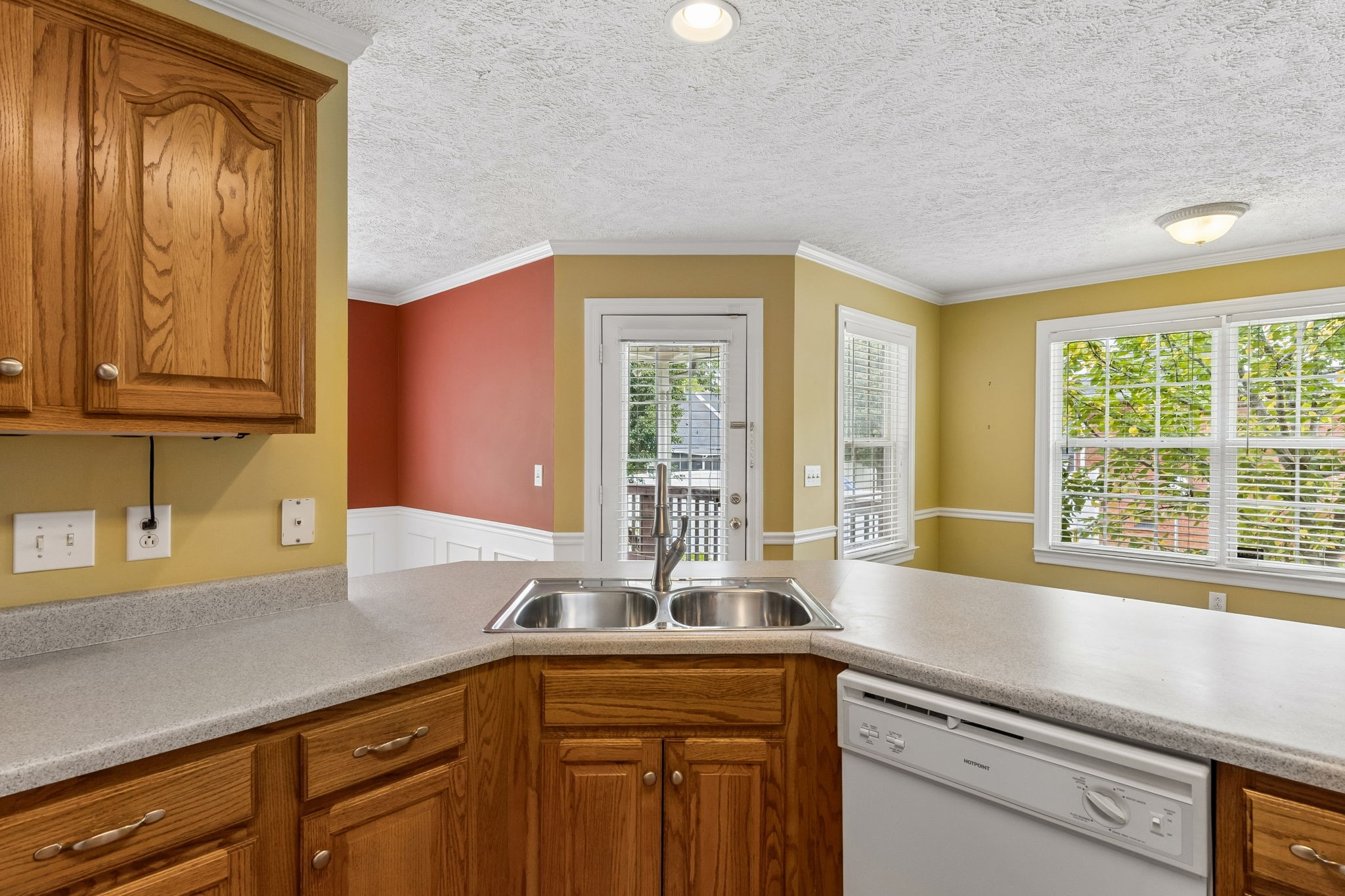 371 Sayre Ln Property Photo 14