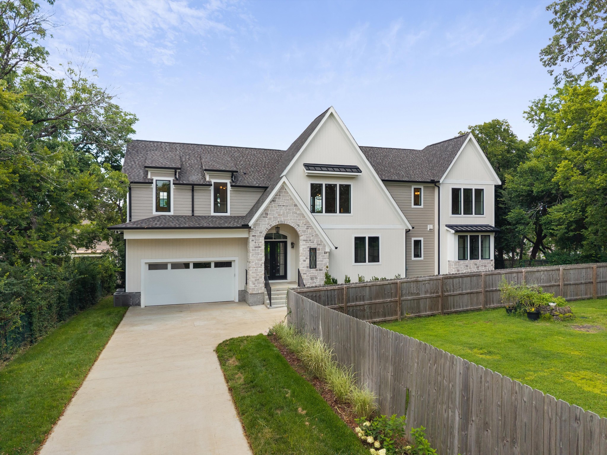 2018 Overhill Dr Property Photo 2