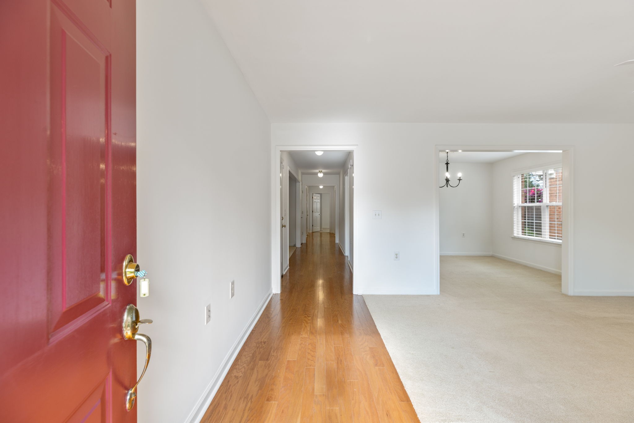 39 Chadwell Ln Property Photo 3
