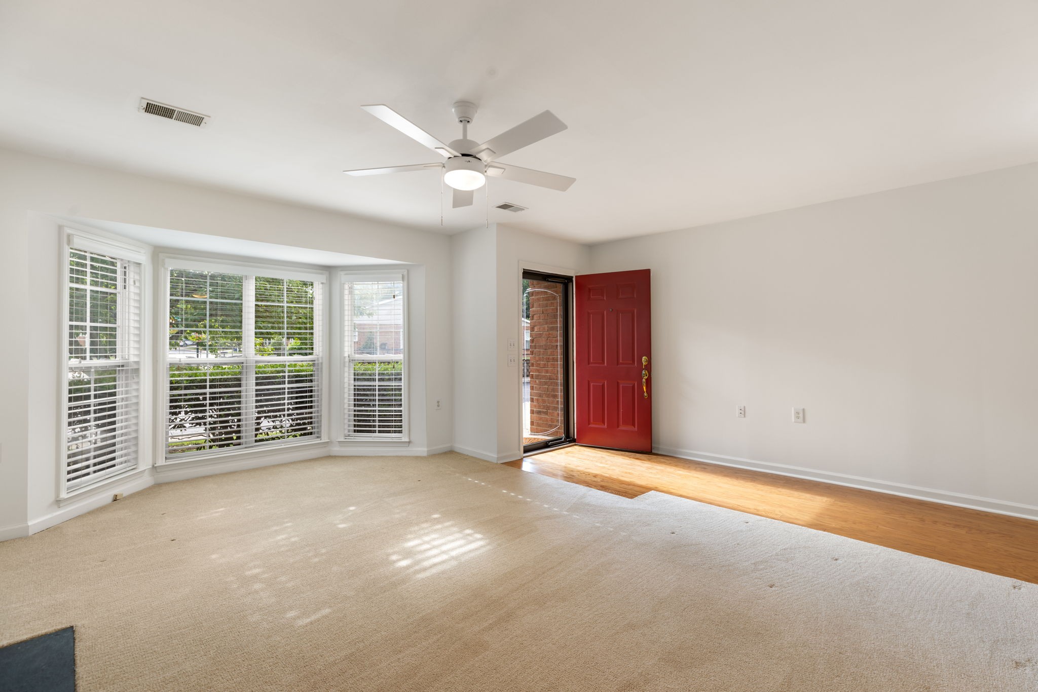 39 Chadwell Ln Property Photo 7