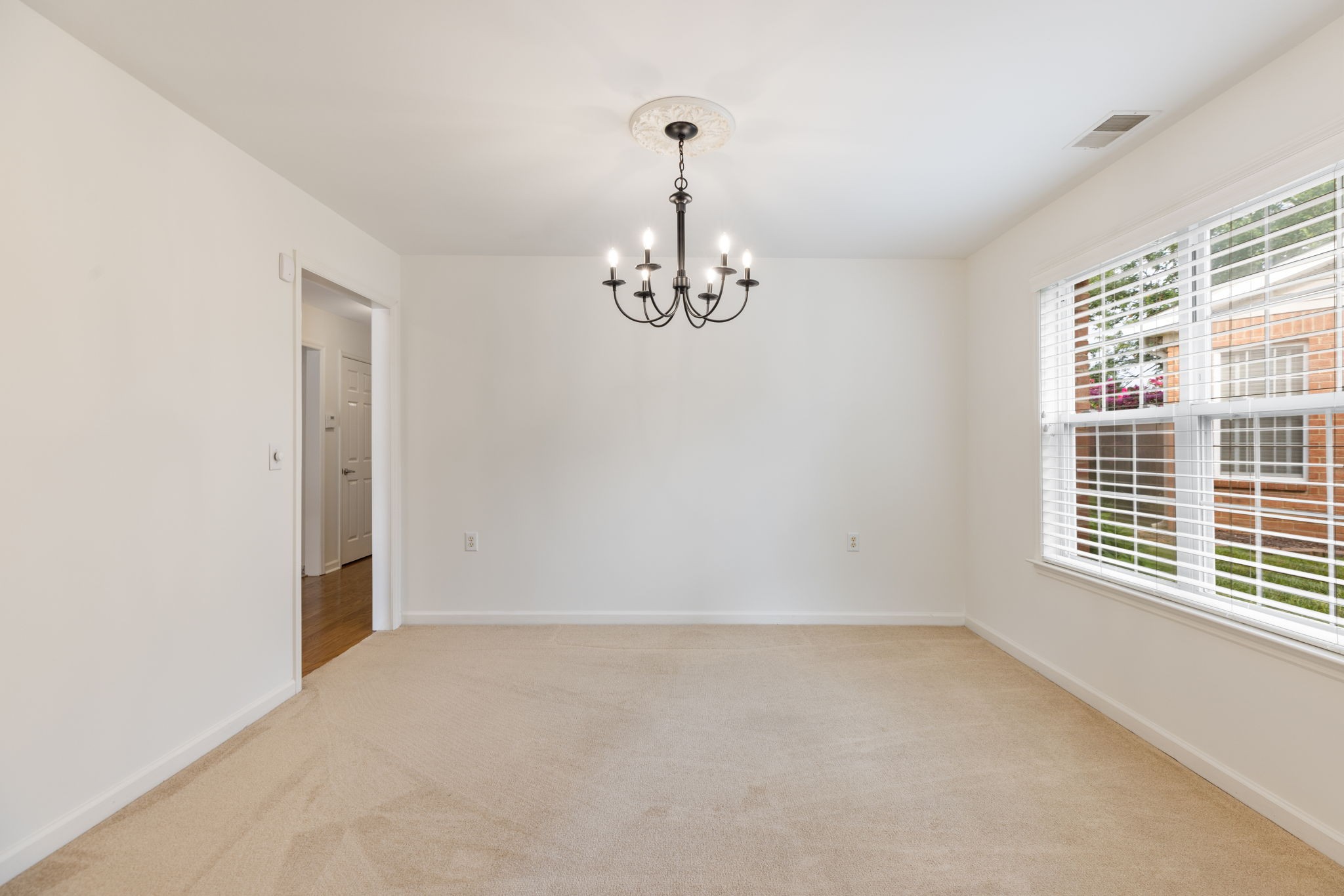39 Chadwell Ln Property Photo 16