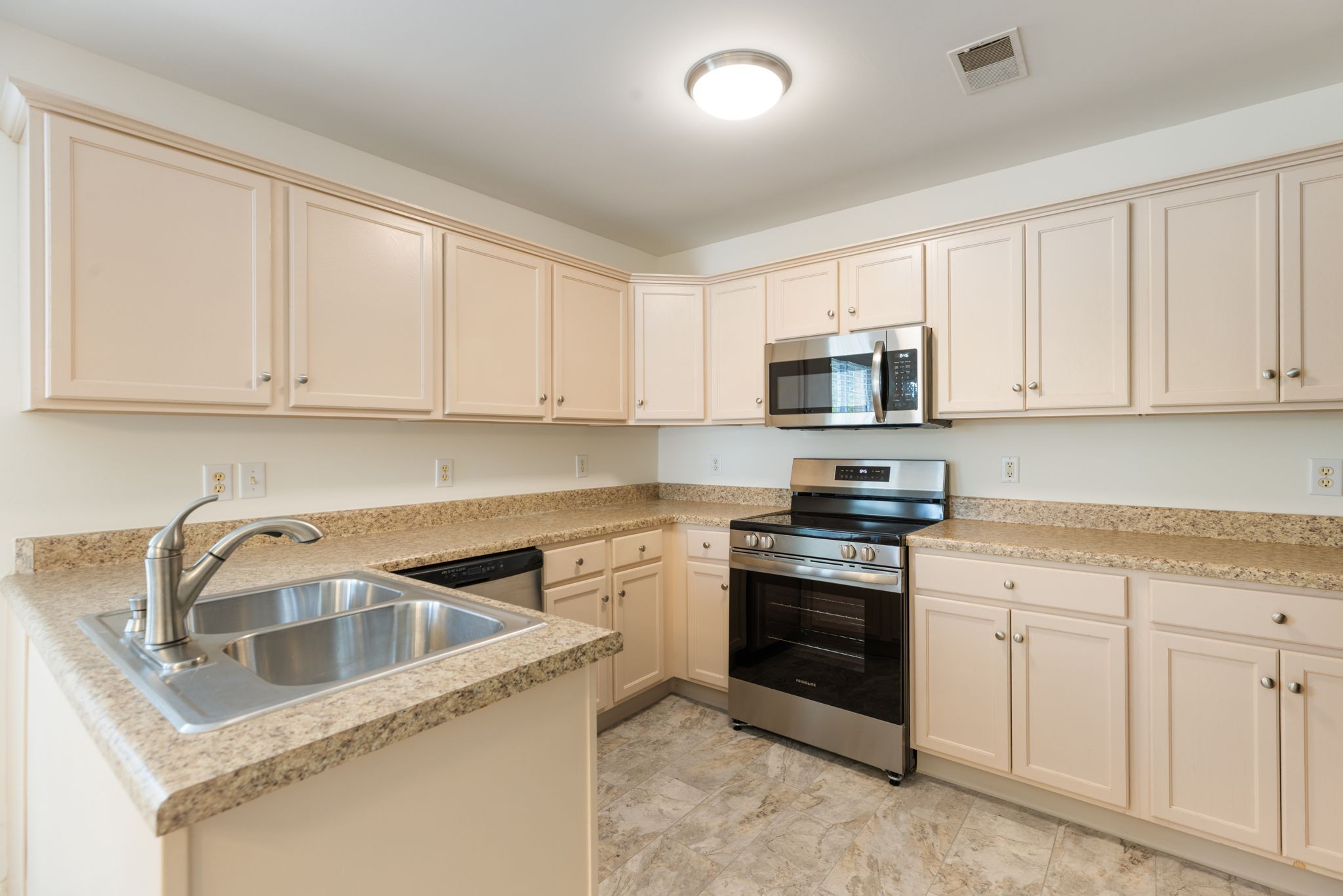 39 Chadwell Ln Property Photo 28
