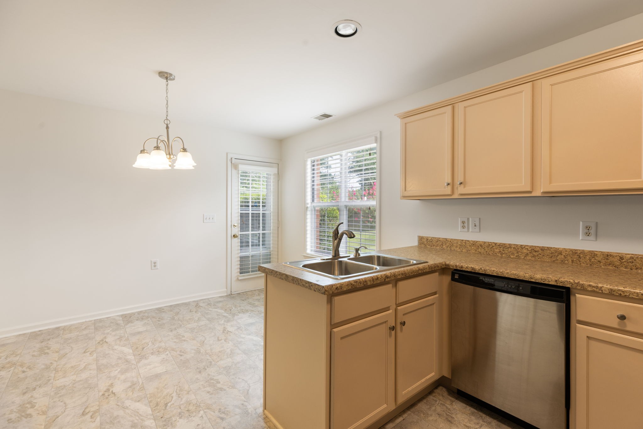 39 Chadwell Ln Property Photo 29