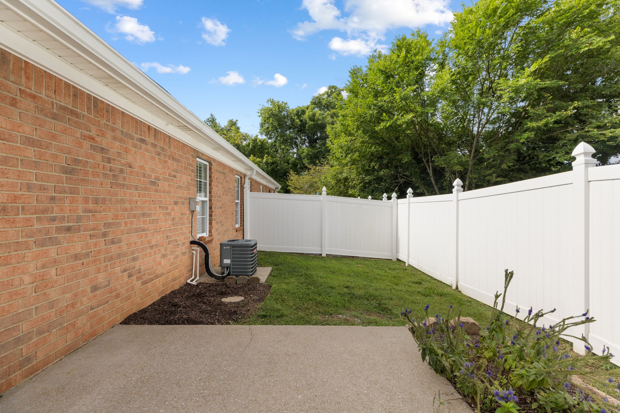 39 Chadwell Ln Property Photo 41