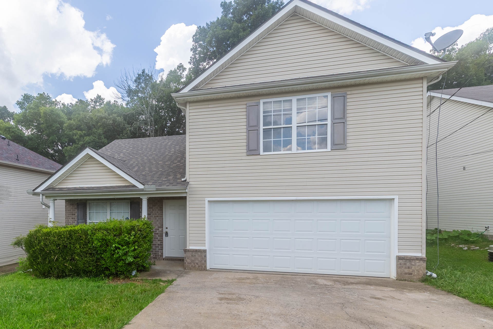 752 Holland Ridge Dr Property Photo 3